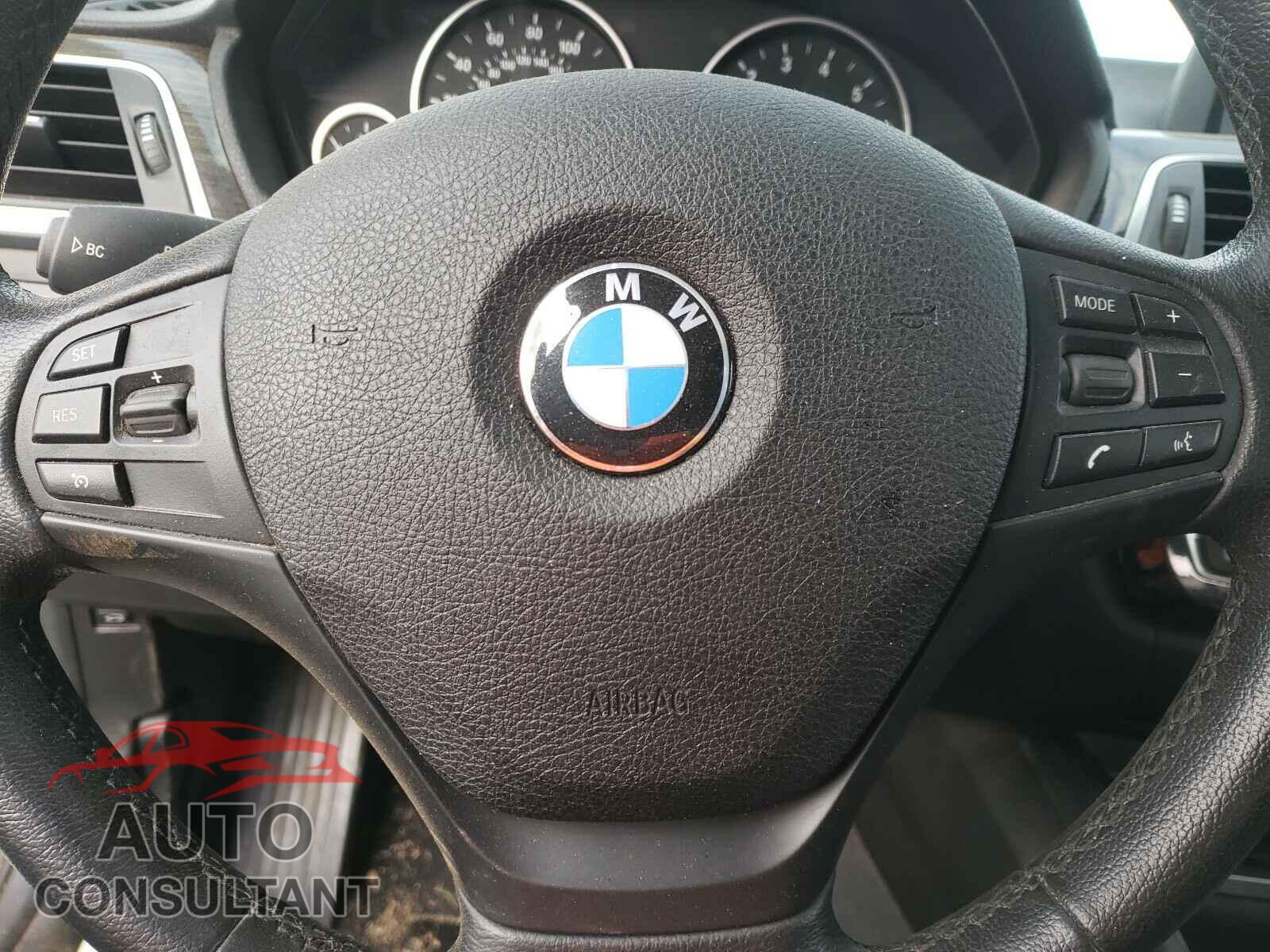 BMW 3 SERIES 2016 - WBA8E1G5XGNU11167