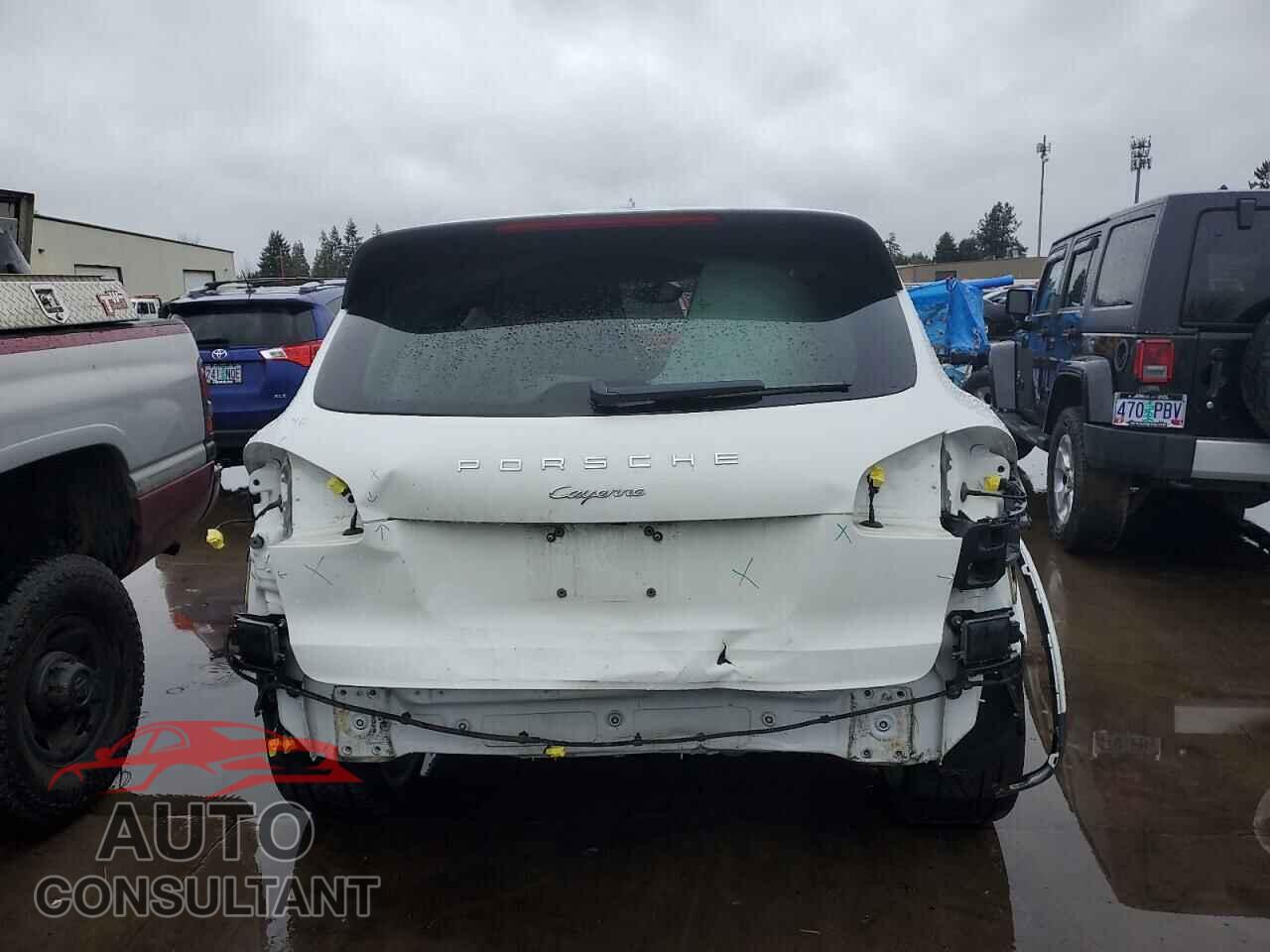 PORSCHE CAYENNE 2018 - WP1AA2A2XJKA02081