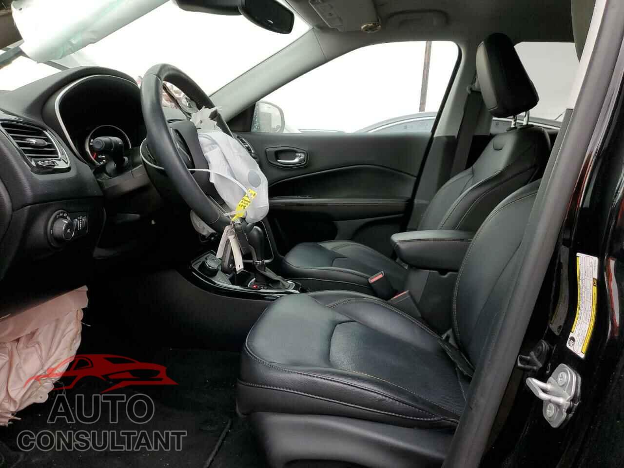 JEEP COMPASS 2018 - 3C4NJDCB4JT482600