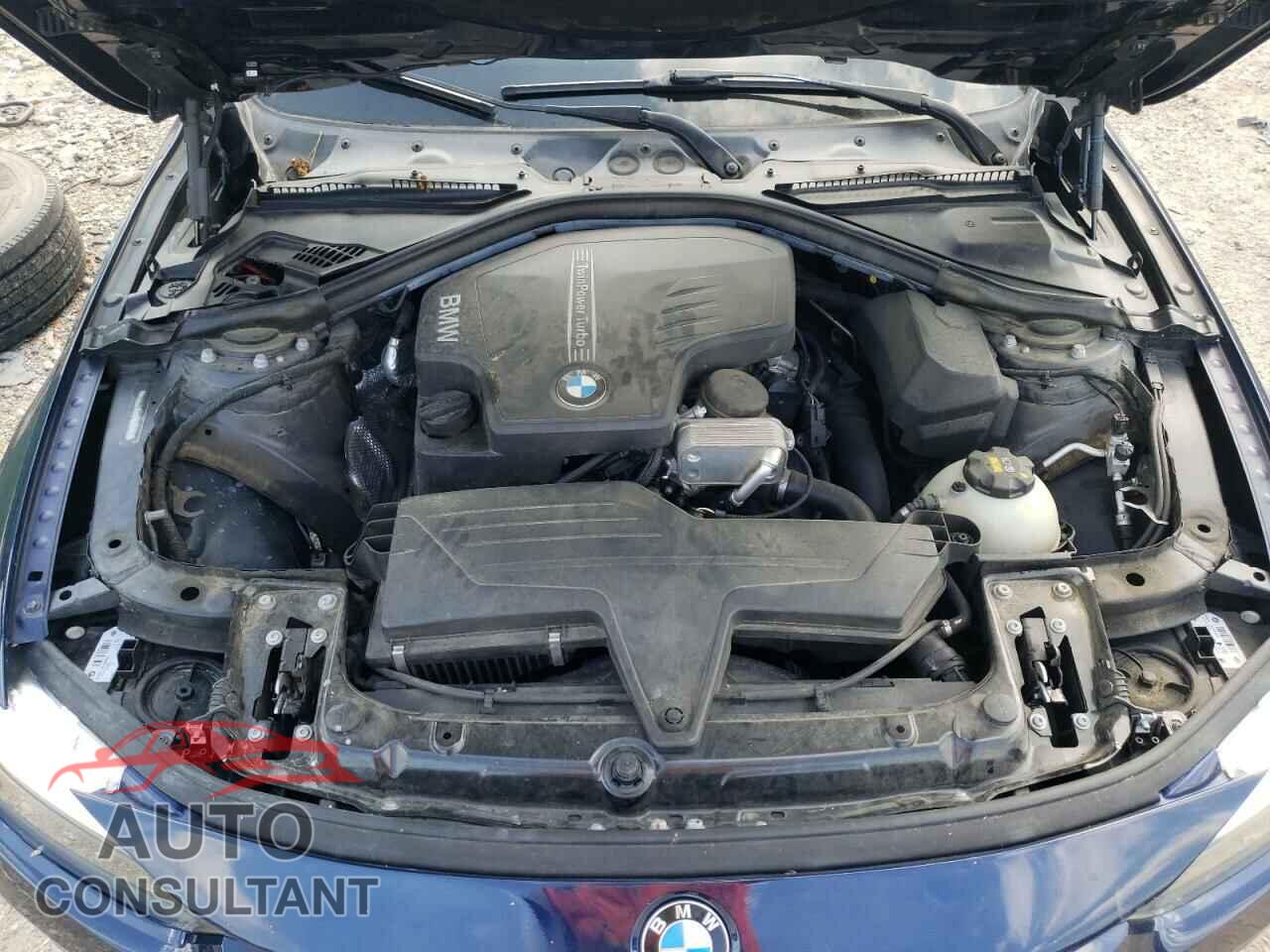 BMW 3 SERIES 2016 - WBA8E1G56GNU10355