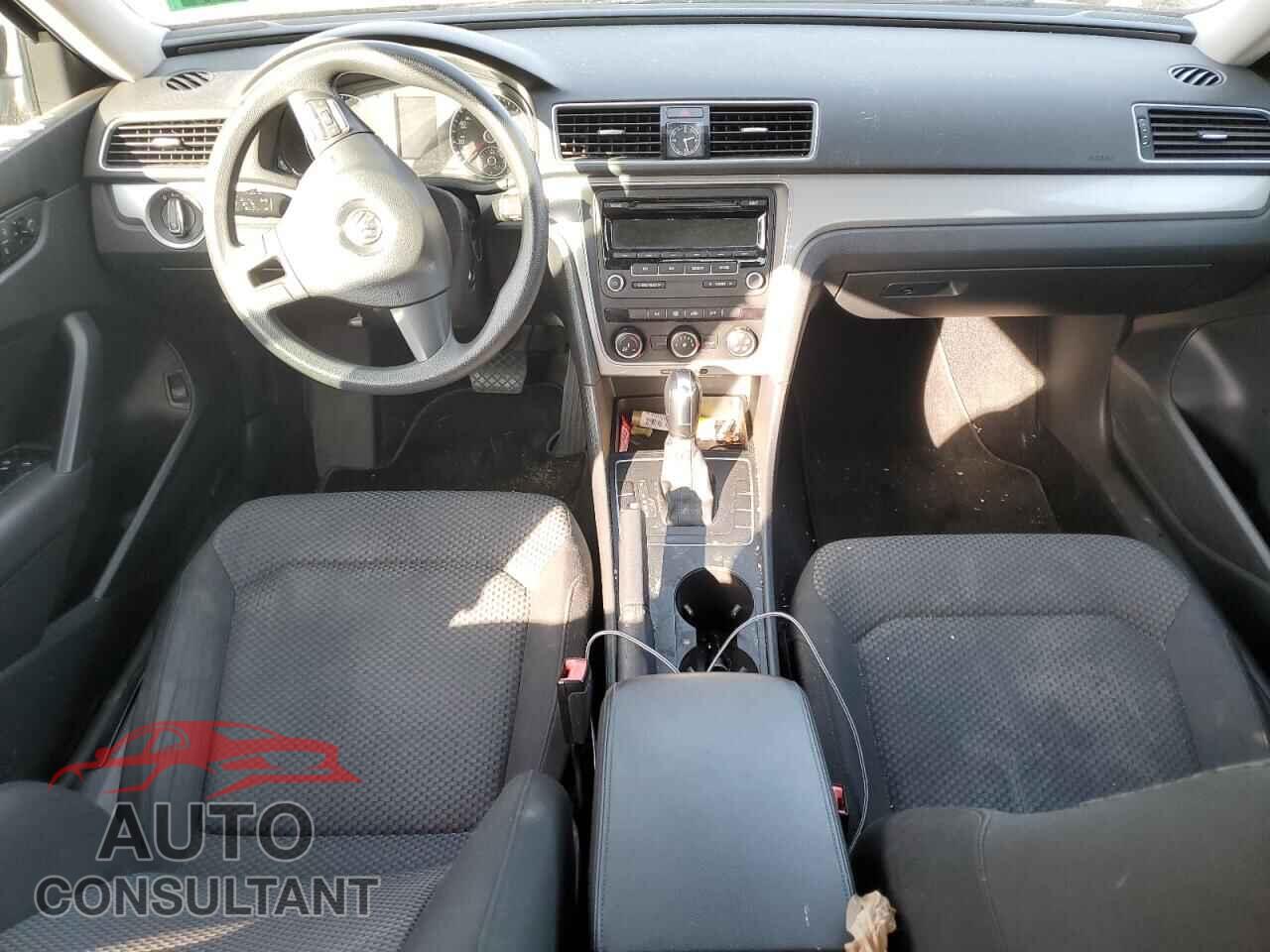 VOLKSWAGEN PASSAT 2014 - 1VWAT7A30EC061347