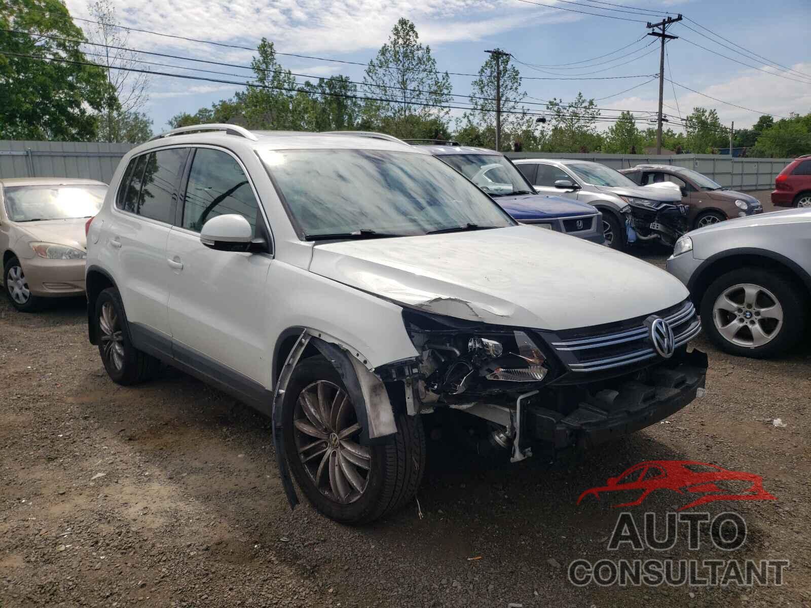 VOLKSWAGEN TIGUAN 2016 - WVGBV7AX5GW574546