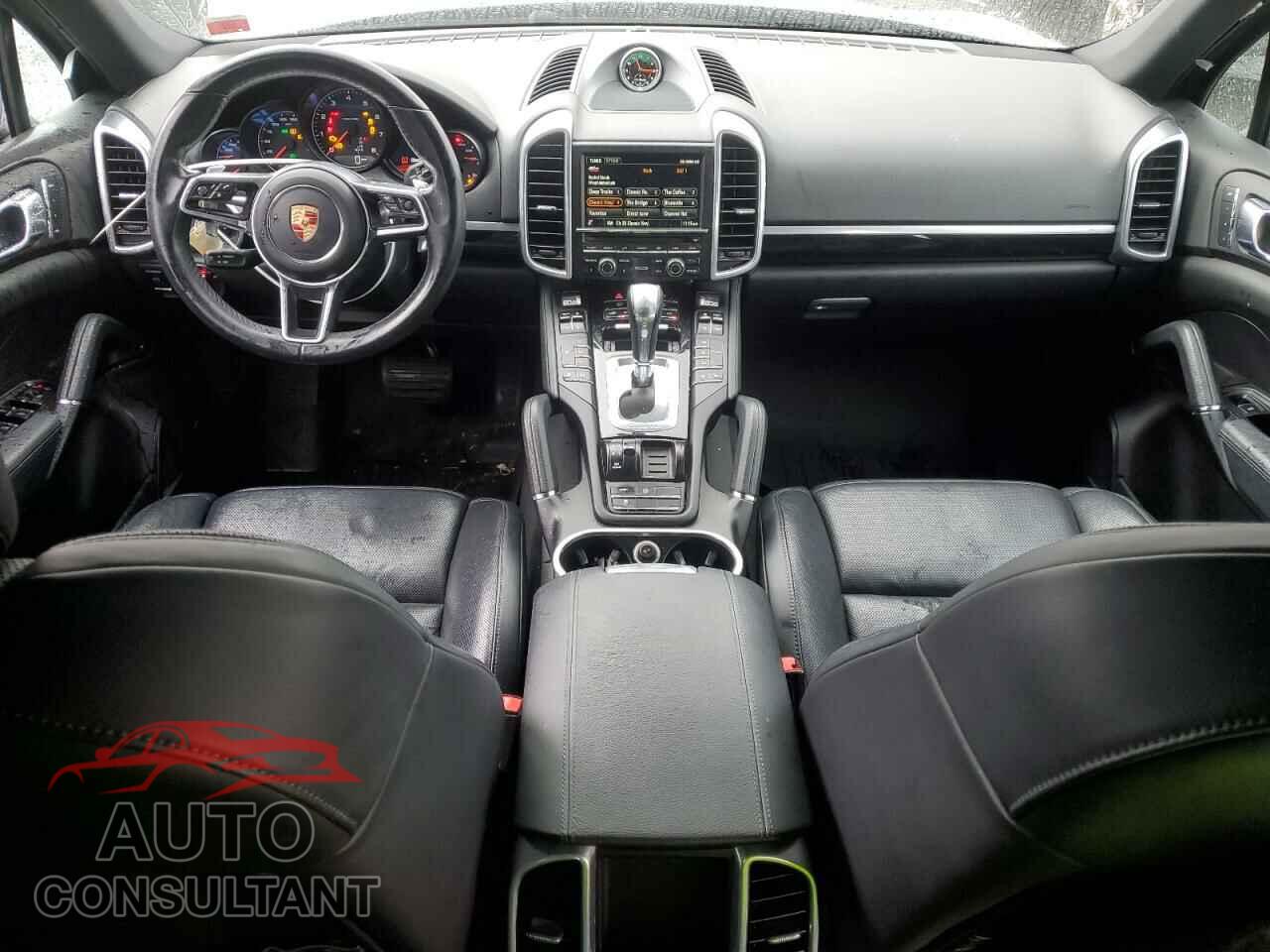 PORSCHE CAYENNE 2016 - WP1AA2A21GLA04837