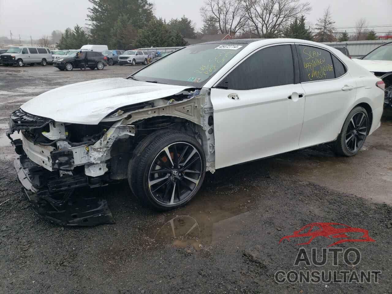 TOYOTA CAMRY 2018 - 4T1B61HK8JU007772