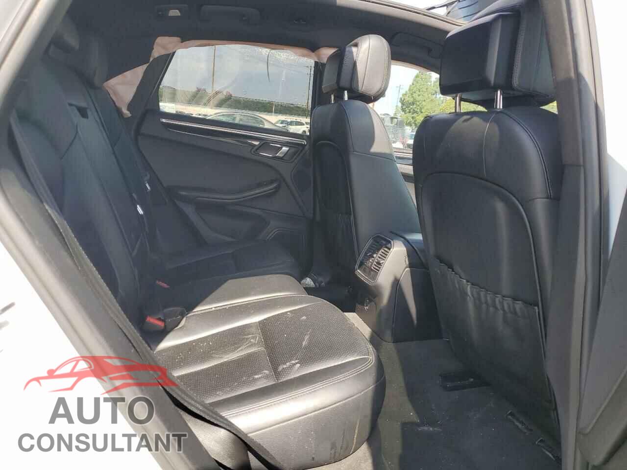 PORSCHE MACAN 2017 - WP1AA2A53HLB07088