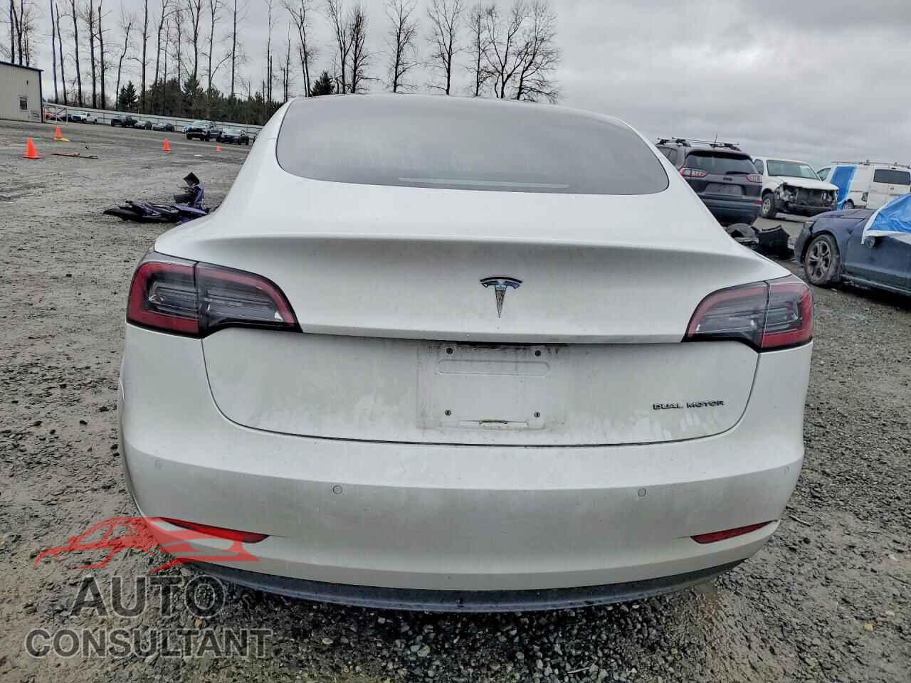 TESLA MODEL 3 2018 - 5YJ3E1EB2JF101140