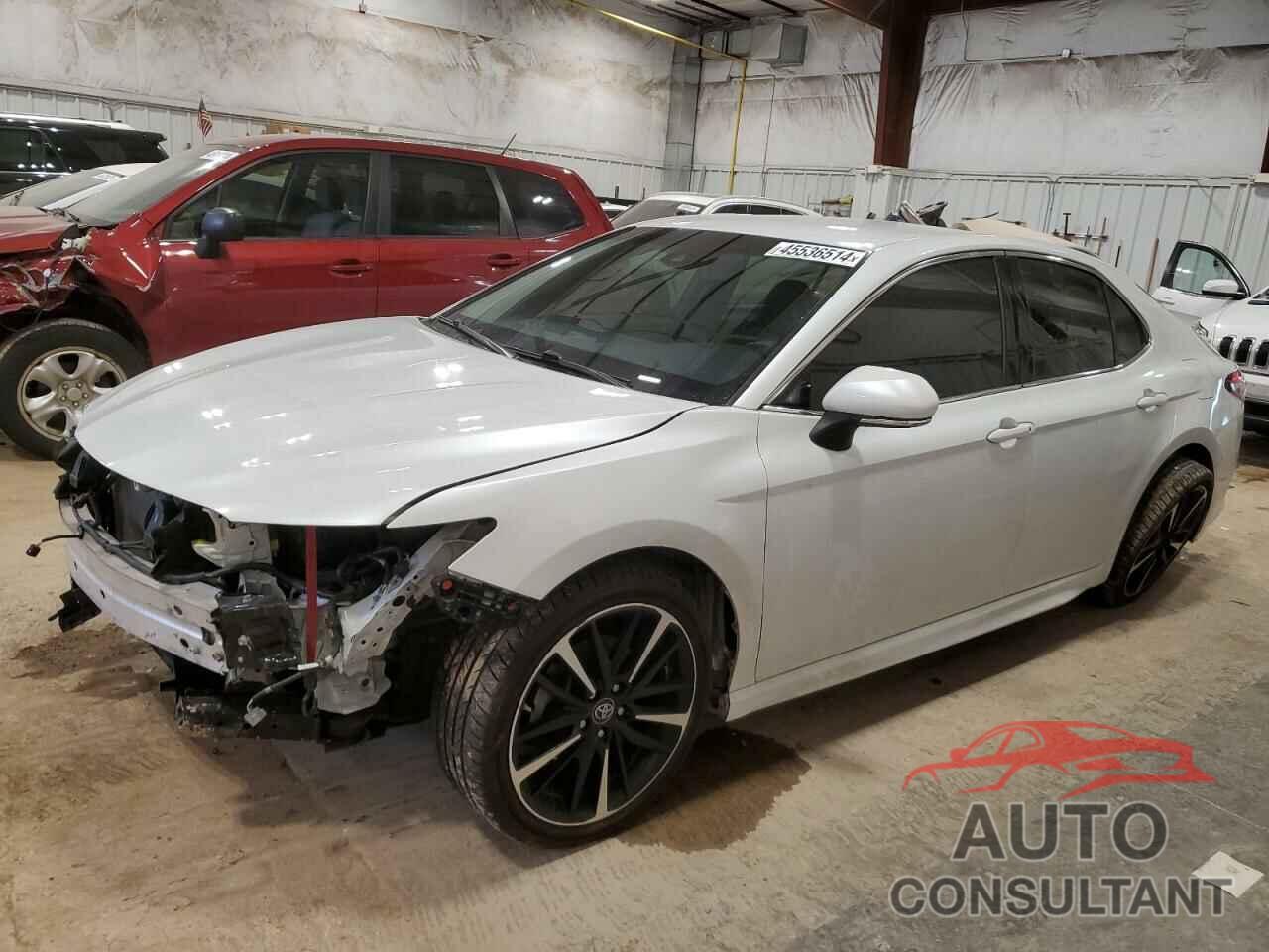 TOYOTA CAMRY 2018 - 4T1B61HK2JU118561