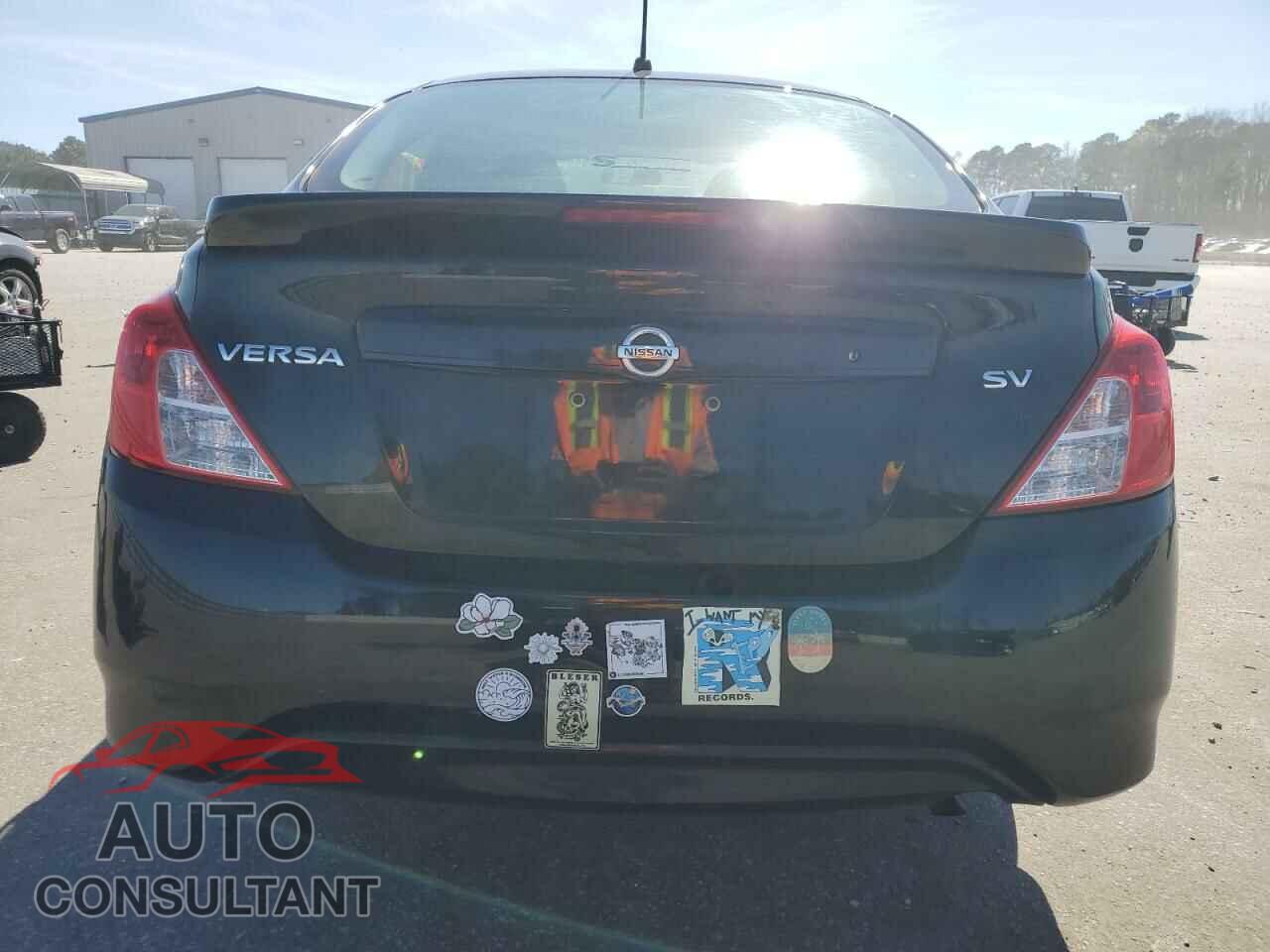 NISSAN VERSA 2017 - 3N1CN7AP3HL840598