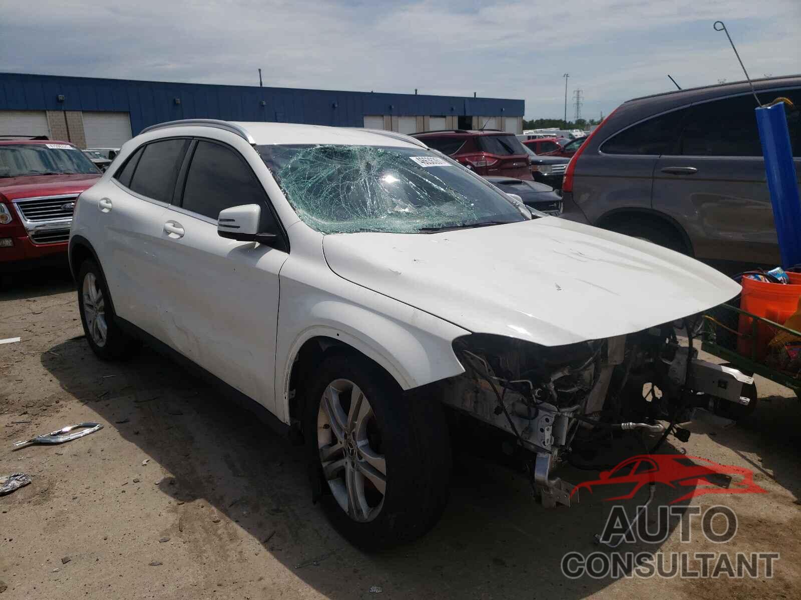 MERCEDES-BENZ GLA-CLASS 2019 - WDCTG4EB9KU004287