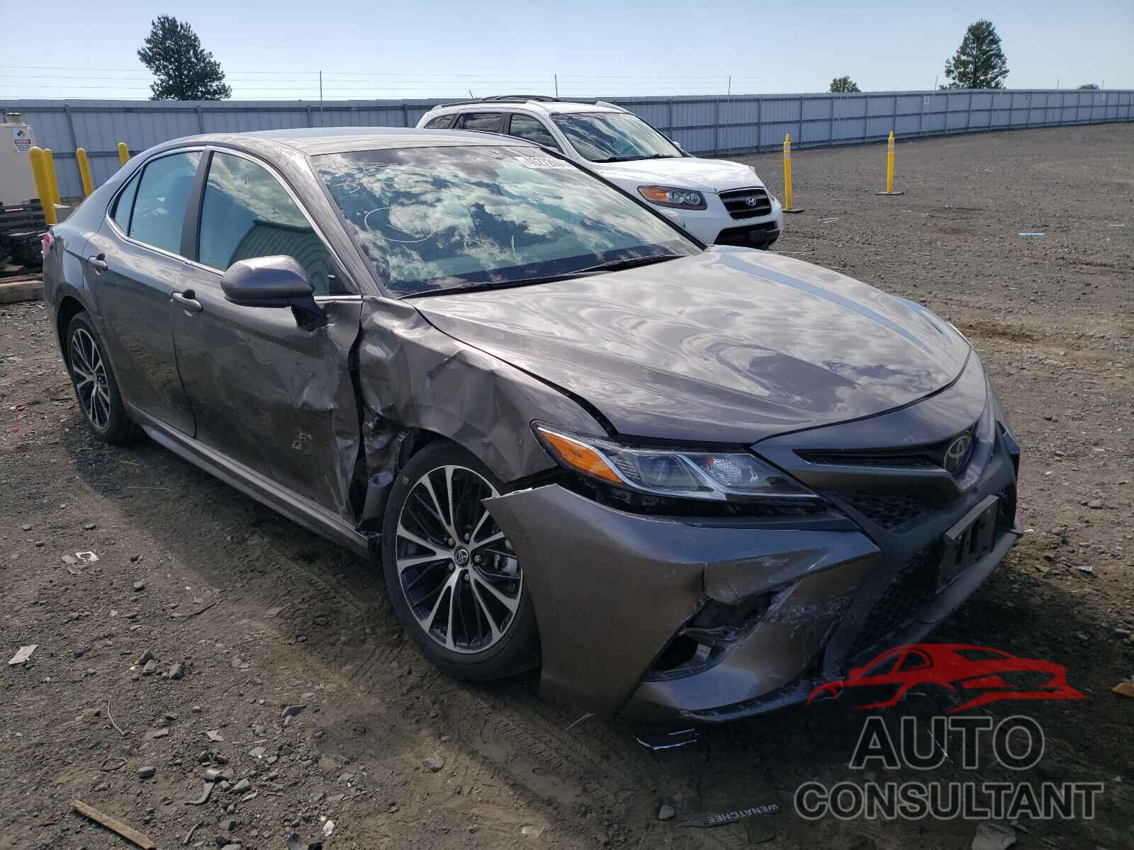 TOYOTA CAMRY 2018 - 4T1B11HK0JU642175