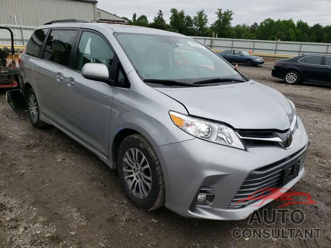 TOYOTA SIENNA 2018 - 5TDYZ3DC3JS927894