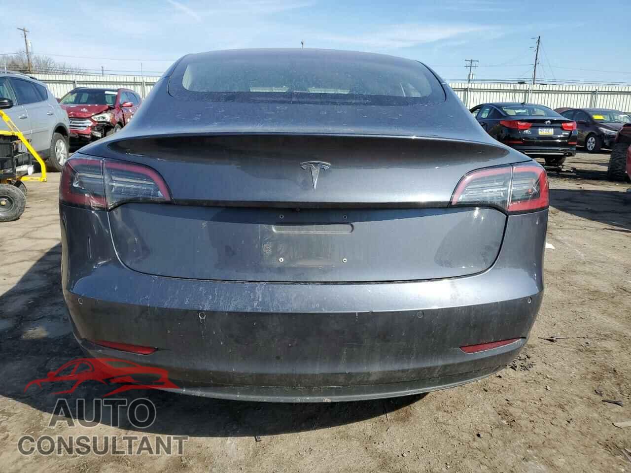 TESLA MODEL 3 2018 - 5YJ3E1EA7JF040844
