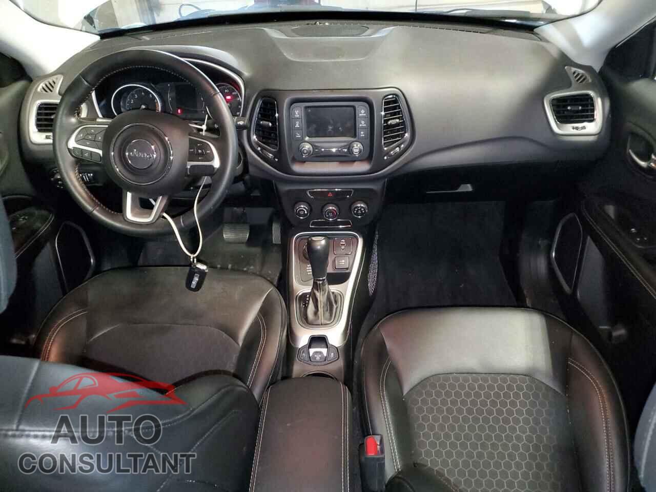 JEEP COMPASS 2018 - 3C4NJDBB7JT283381