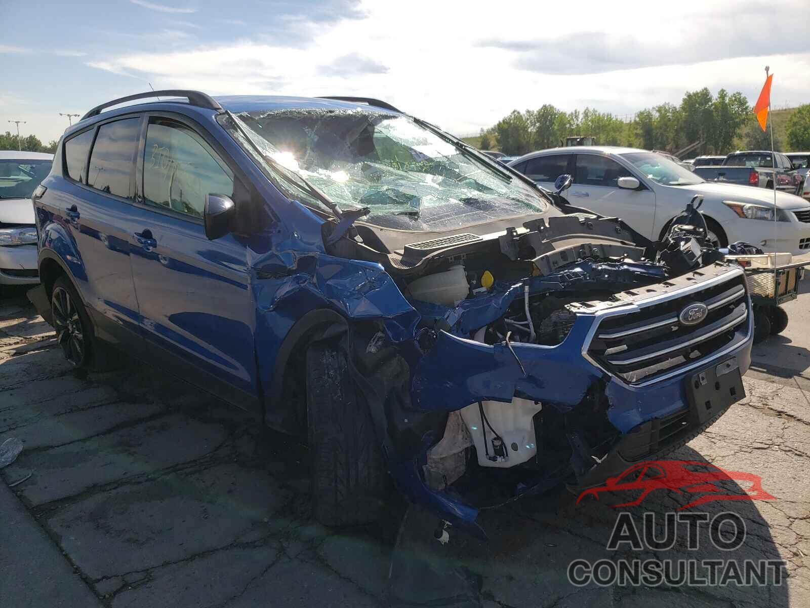 FORD ESCAPE 2017 - 1FMCU0GD6HUC42592