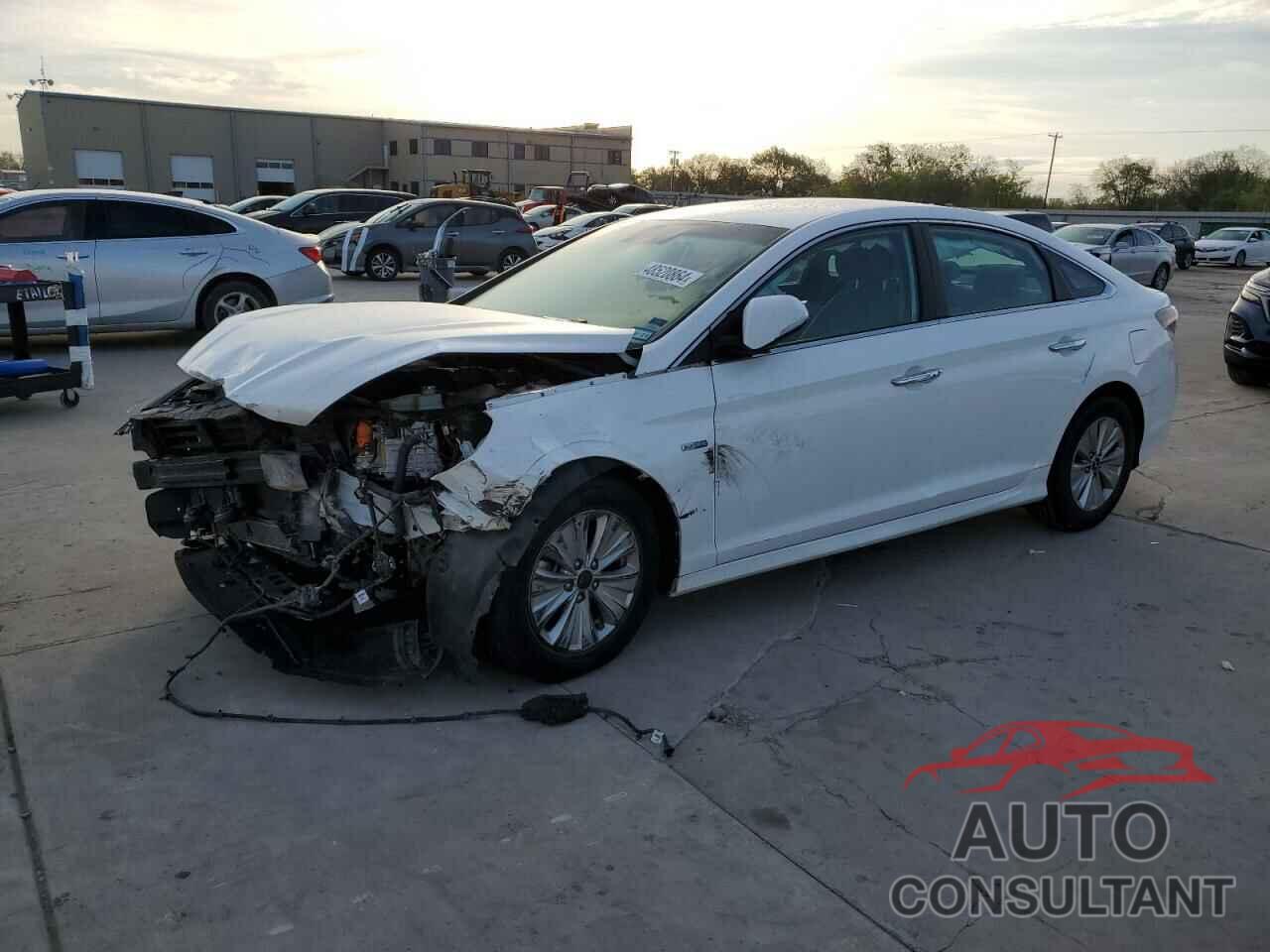 HYUNDAI SONATA 2018 - KMHE24L38JA081334