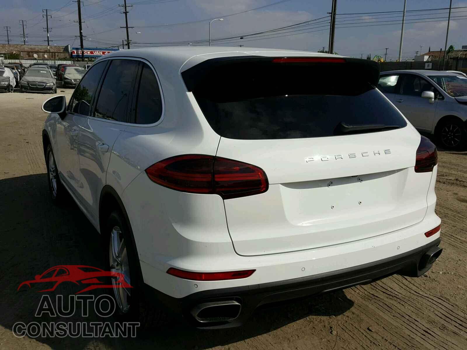 PORSCHE CAYENNE 2016 - WP1AA2A23GLA10073