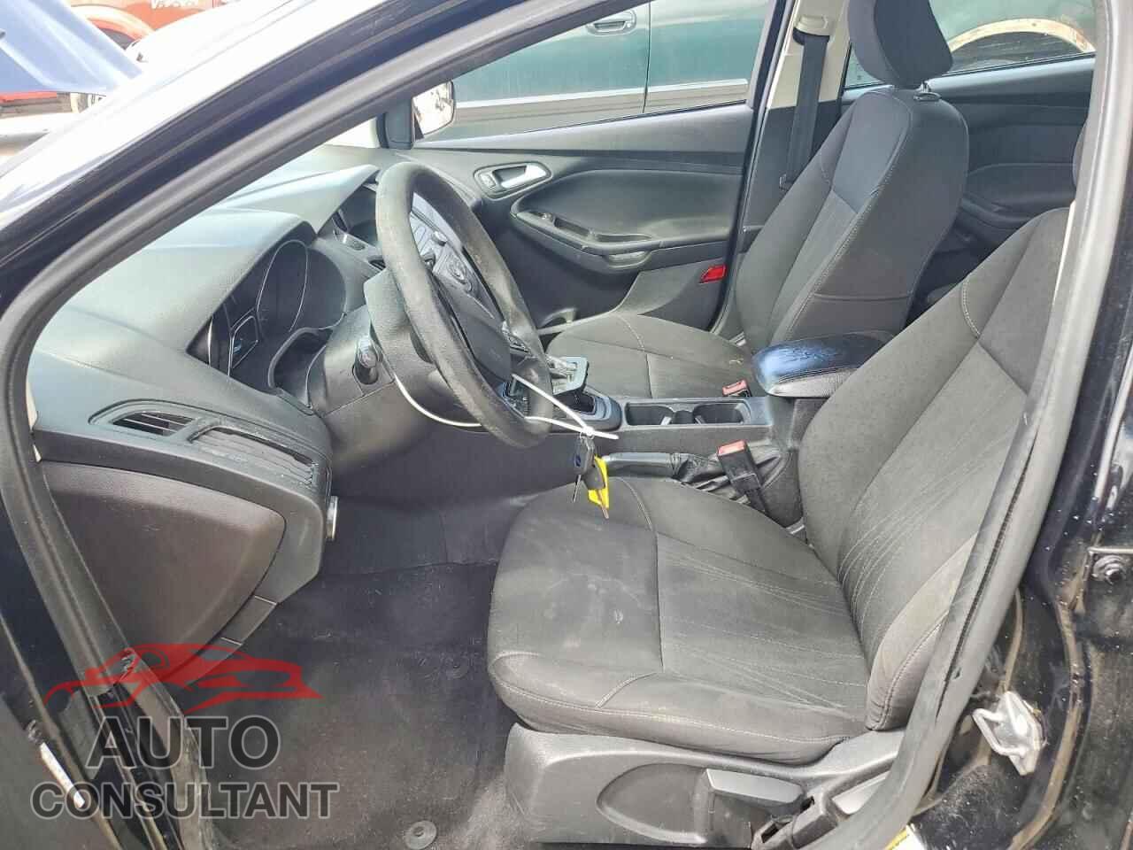 FORD FOCUS 2017 - 1FADP3F22HL294265