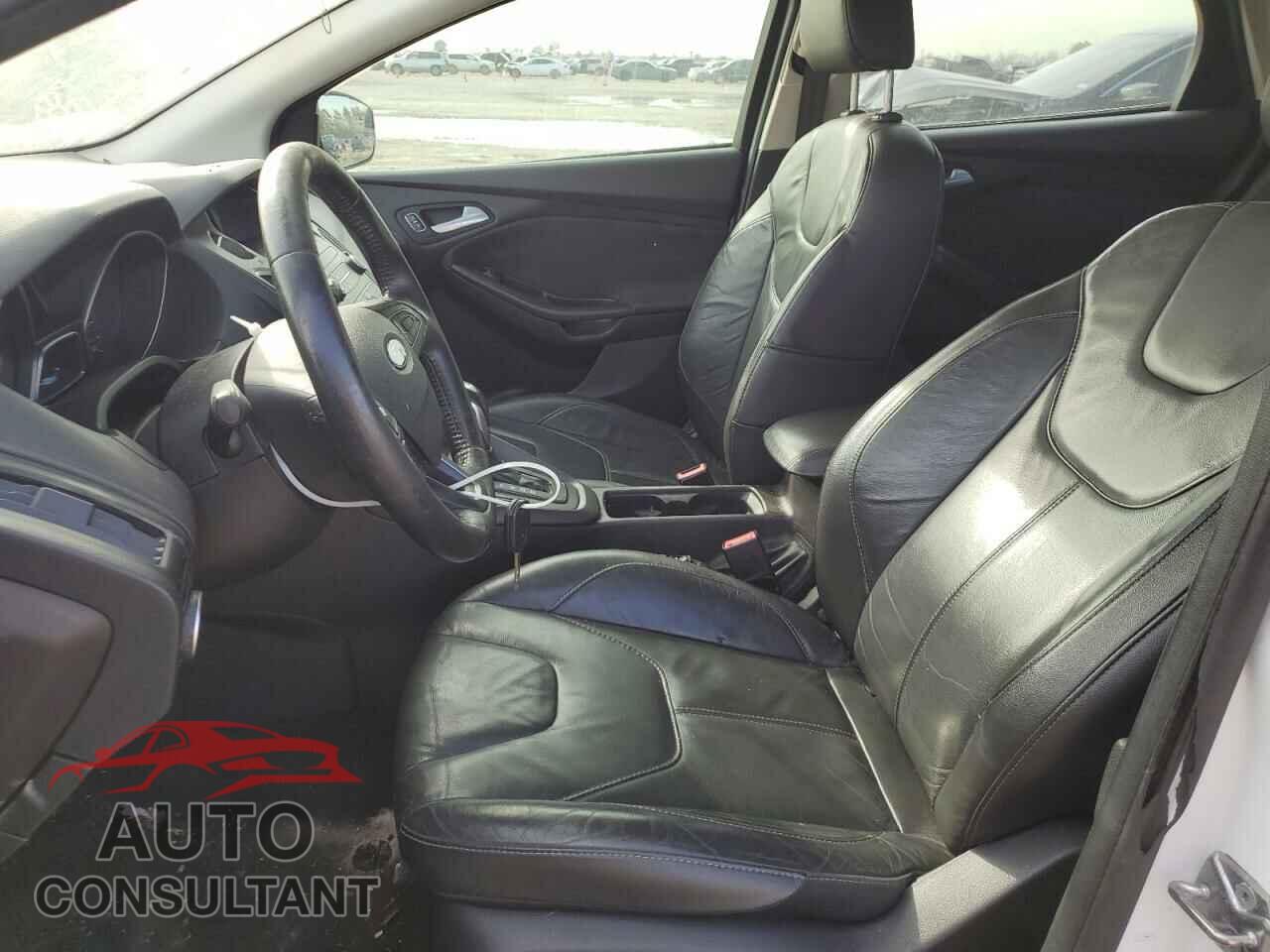 FORD FOCUS 2016 - 1FADP3K22GL277552