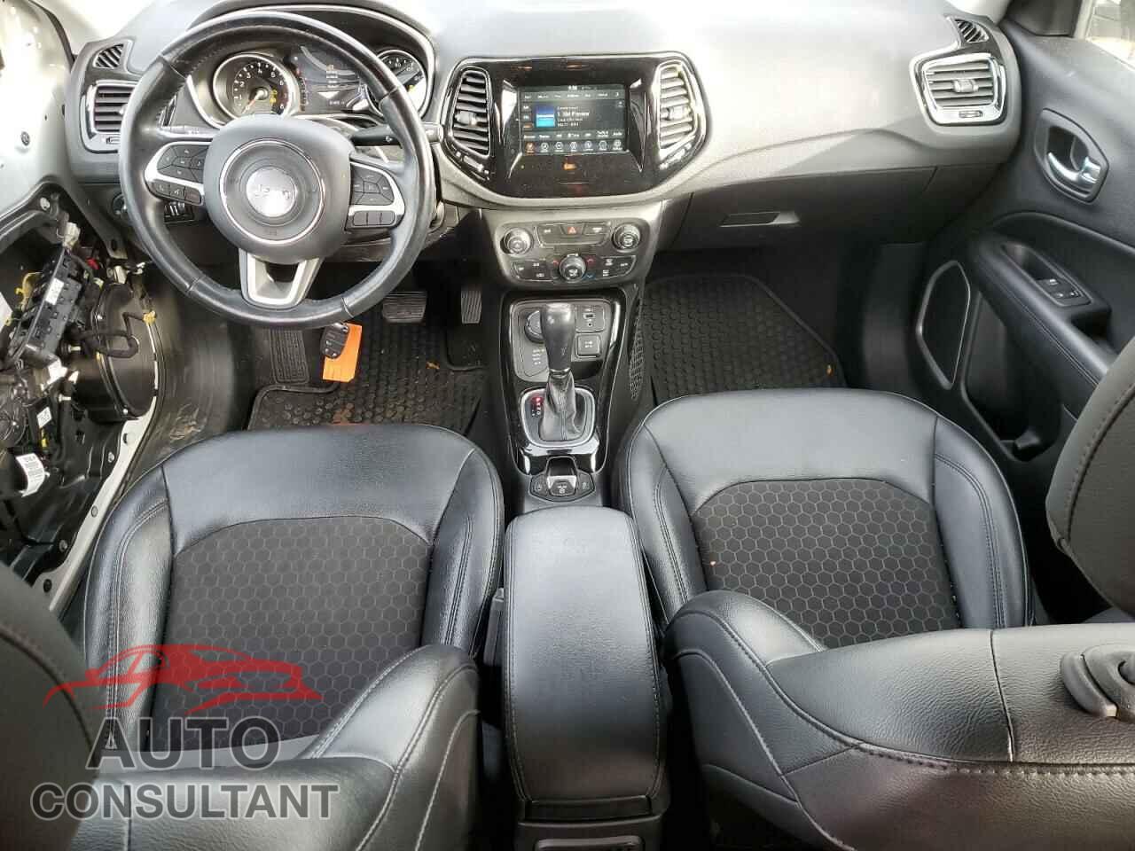 JEEP COMPASS 2020 - 3C4NJDBB9LT151709