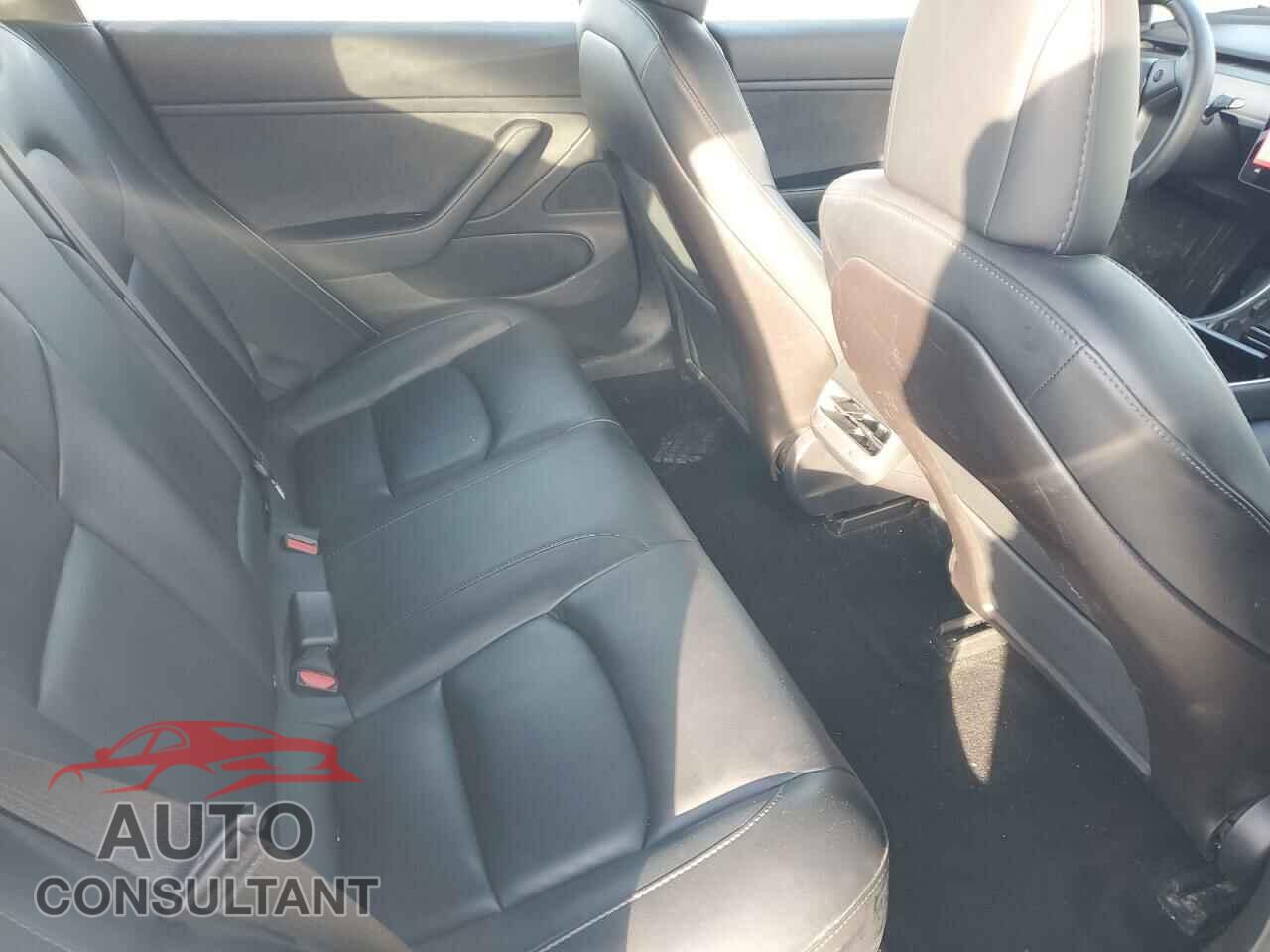 TESLA MODEL 3 2019 - 5YJ3E1EA1KF483783