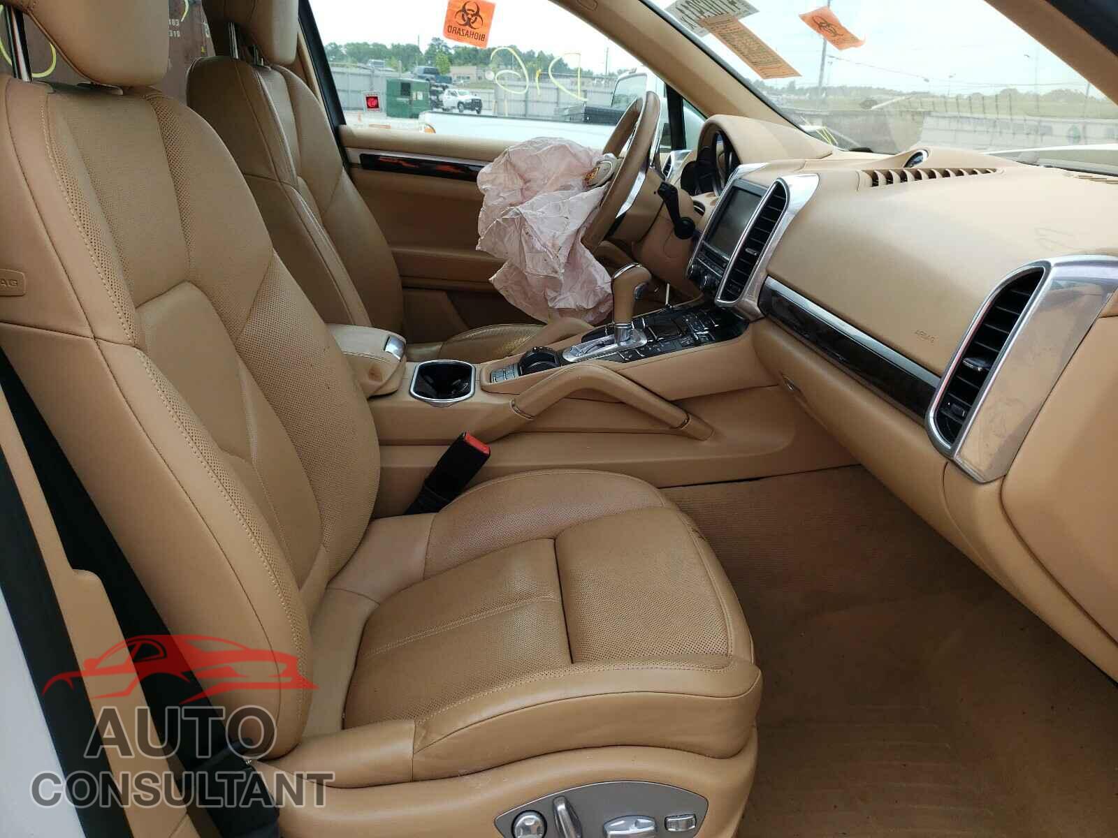 PORSCHE CAYENNE 2016 - WP1AA2A28GLA09193