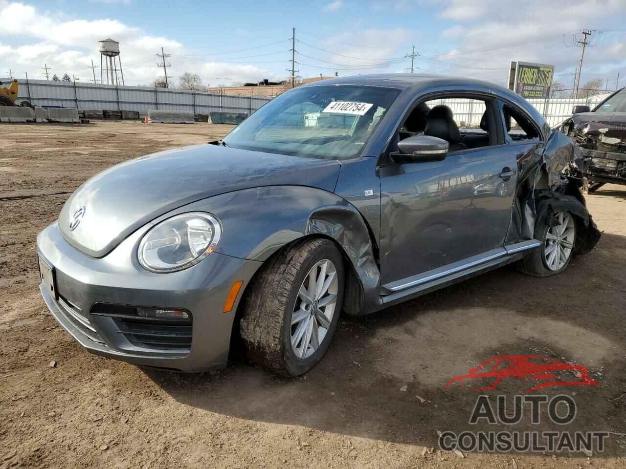VOLKSWAGEN BEETLE 2018 - 3VWFD7AT5JM710426