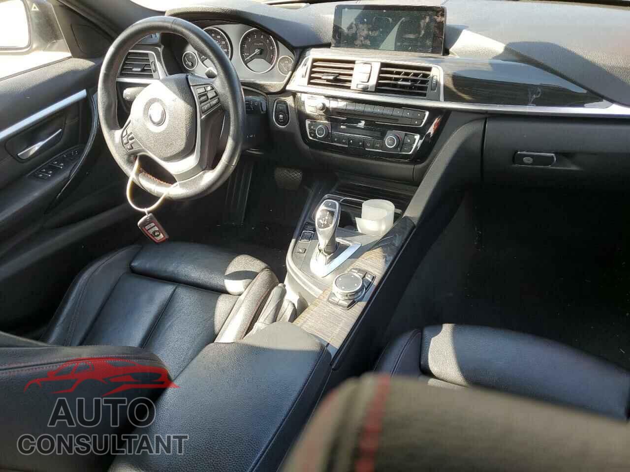 BMW 3 SERIES 2016 - WBA8E9G5XGNT42964