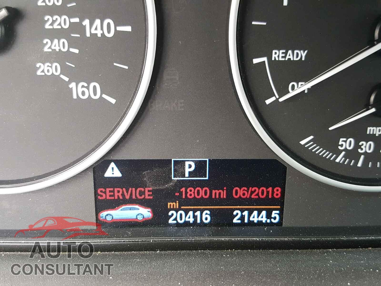 BMW 3 SERIES 2016 - WBA8E1G52GNU10160