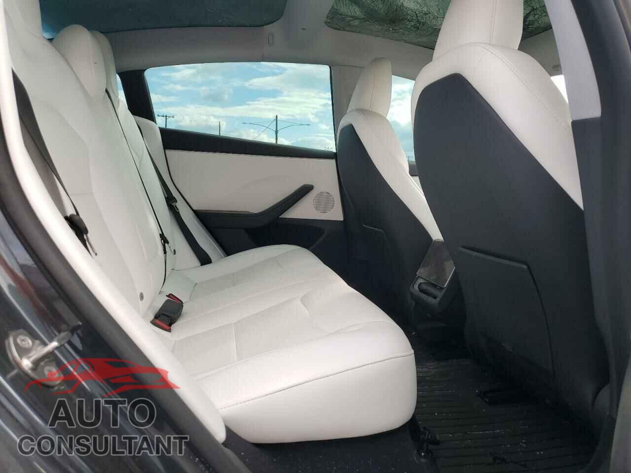 TESLA MODEL 3 2024 - 5YJ3E1EA1RF846836