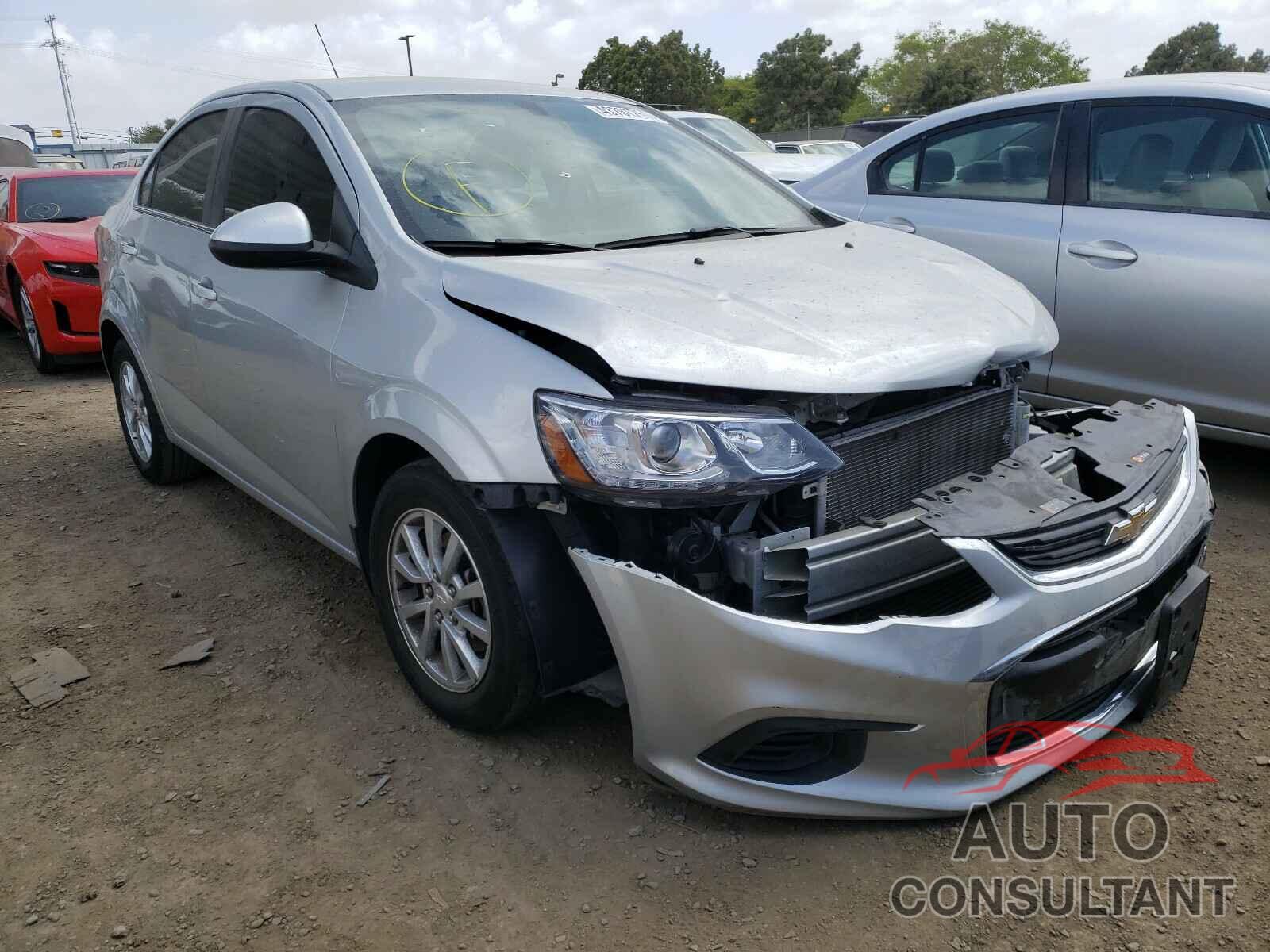 CHEVROLET SONIC 2019 - 1G1JD5SB4K4127391