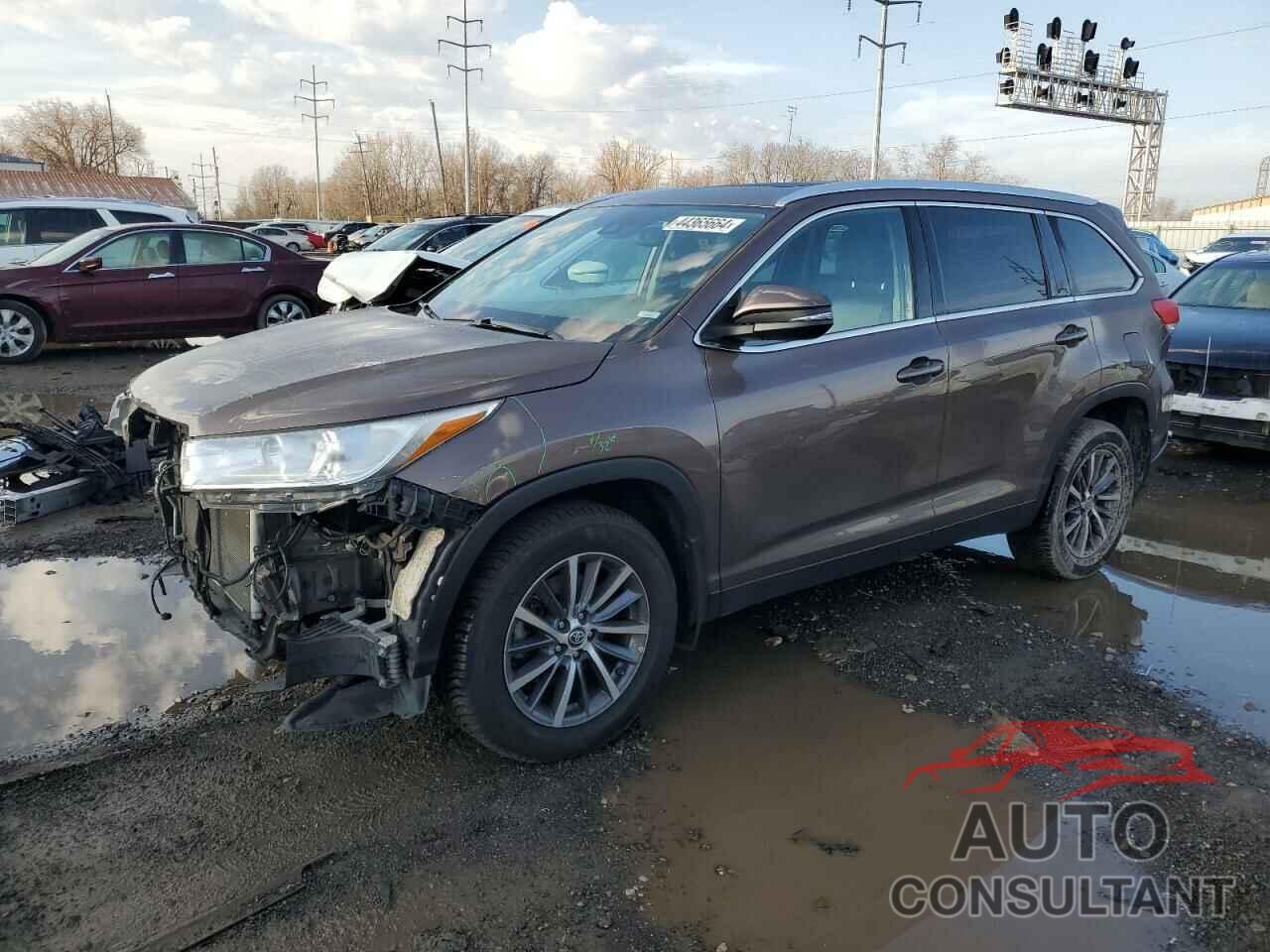 TOYOTA HIGHLANDER 2019 - 5TDJZRFH9KS996457