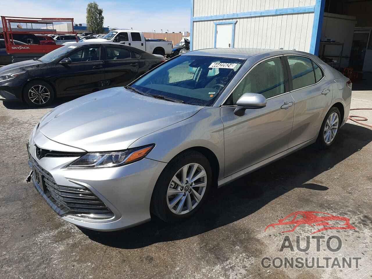 TOYOTA CAMRY 2024 - 4T1C11AK2RU203313