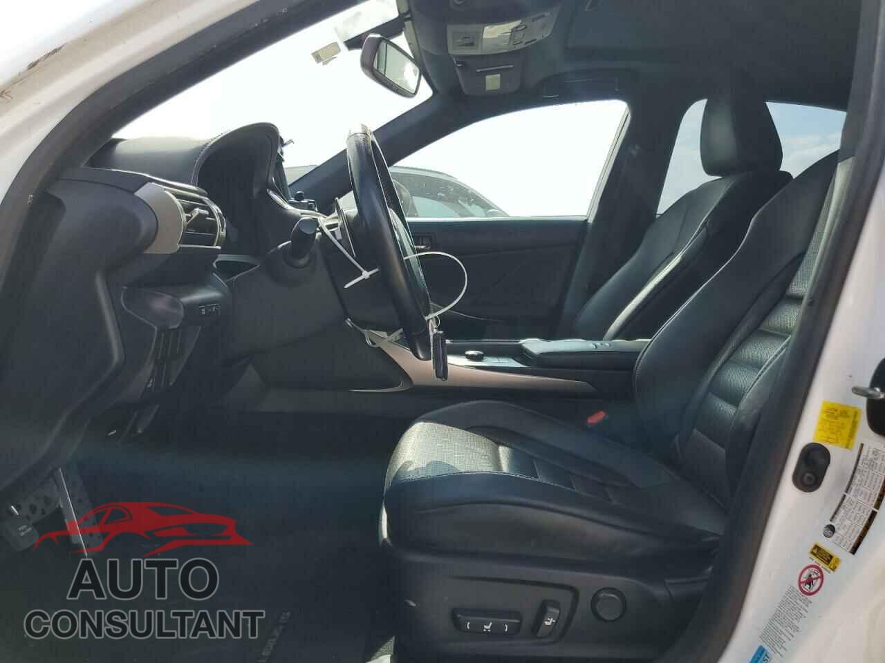 LEXUS IS 2016 - JTHBA1D2XG5030545