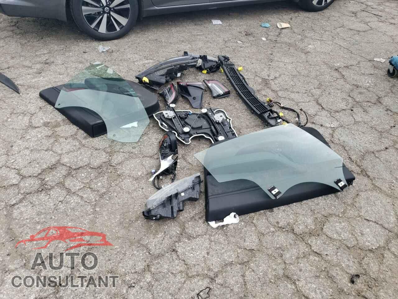 TESLA MODEL 3 2018 - 5YJ3E1EA2JF010702