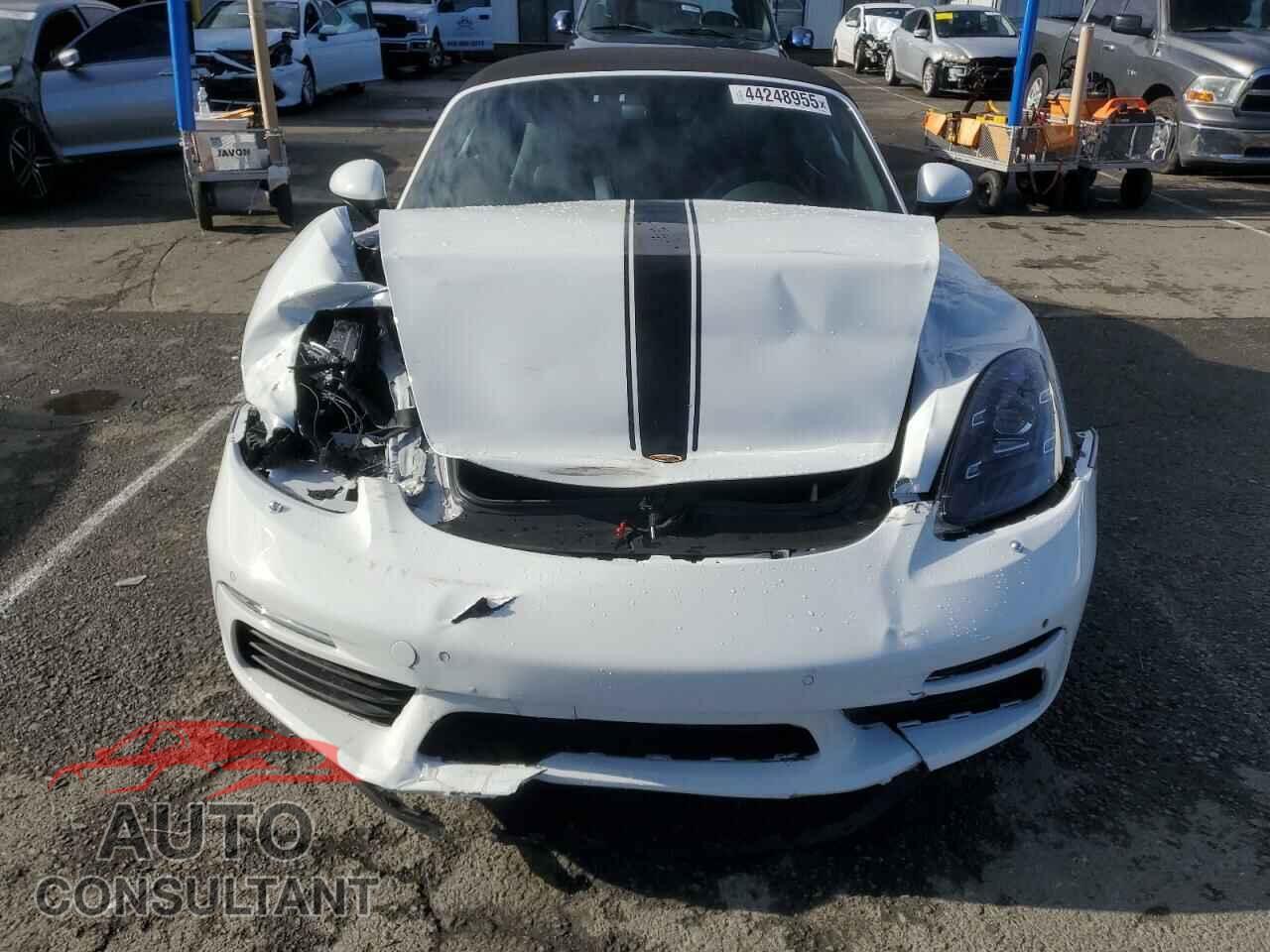 PORSCHE BOXSTER 2024 - WP0CA2A80RK205359