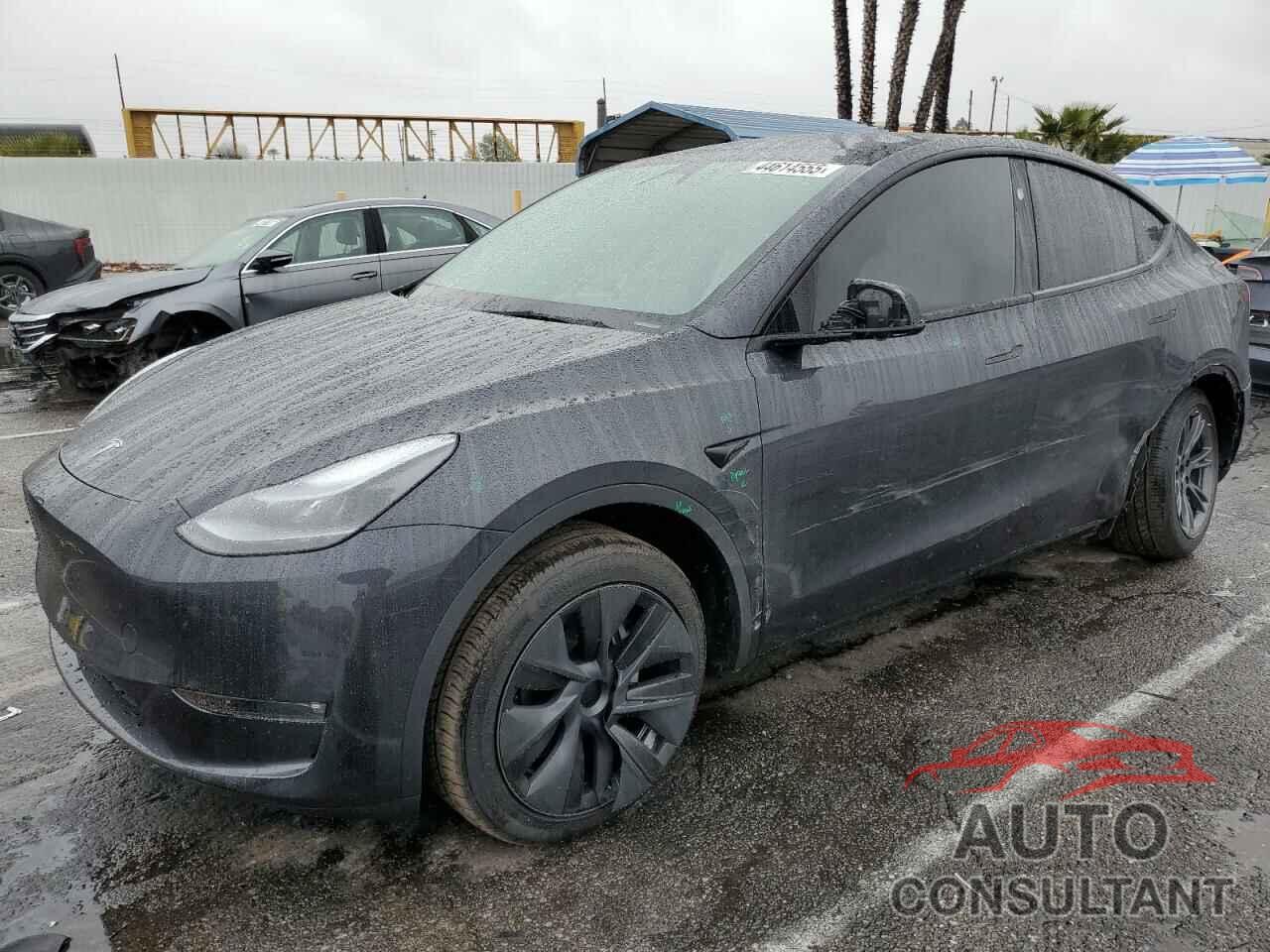 TESLA MODEL Y 2025 - 7SAYGAEE3SF216635