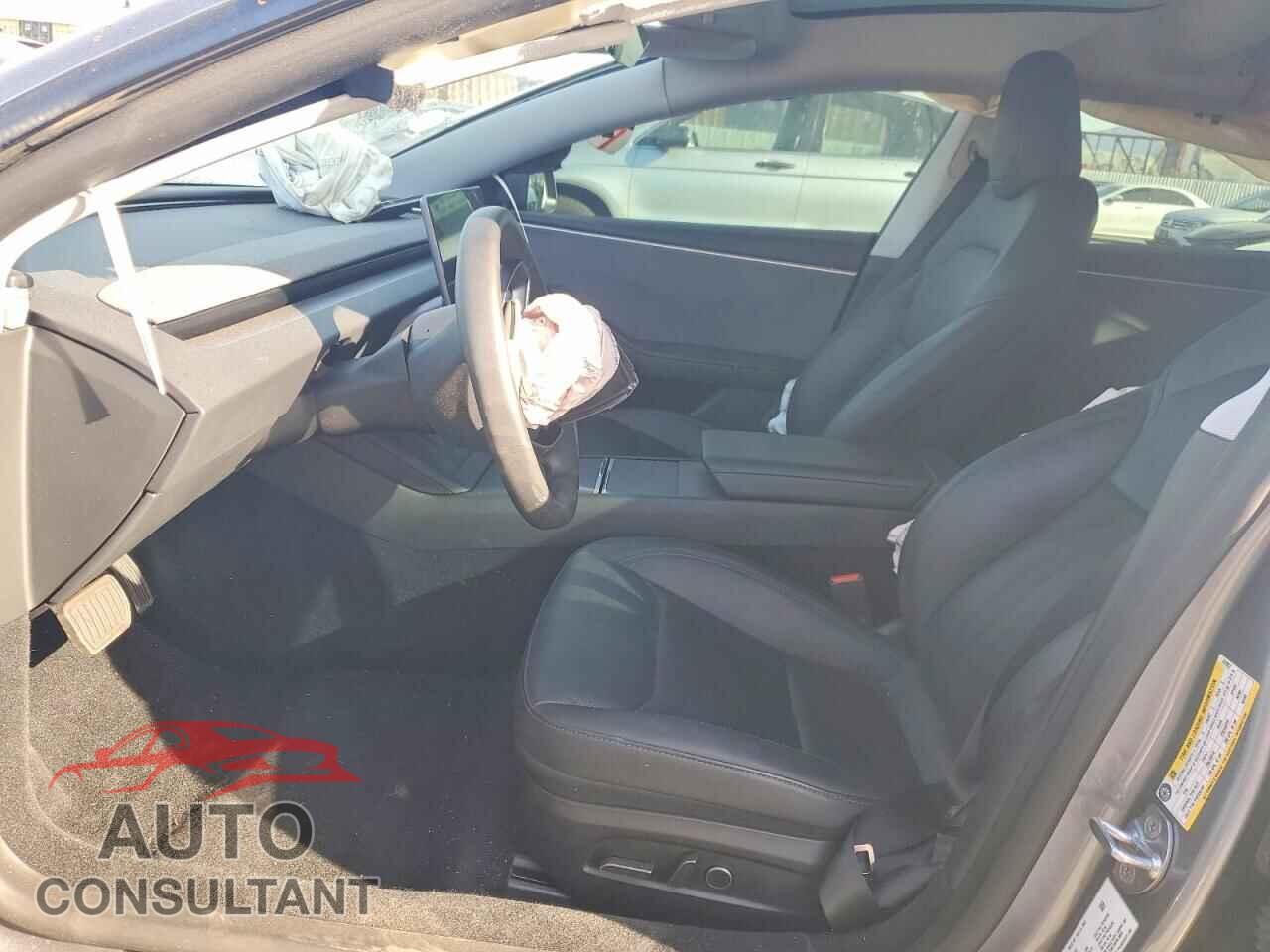 TESLA MODEL 3 2024 - 5YJ3E1EA7RF872857