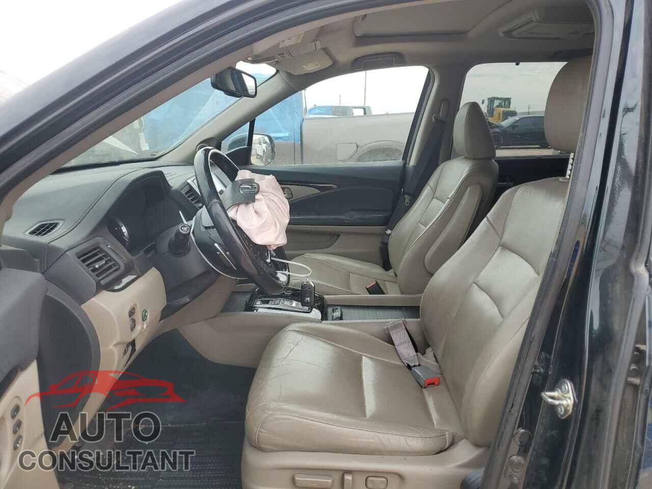 HONDA PILOT 2017 - 5FNYF5H90HB002801