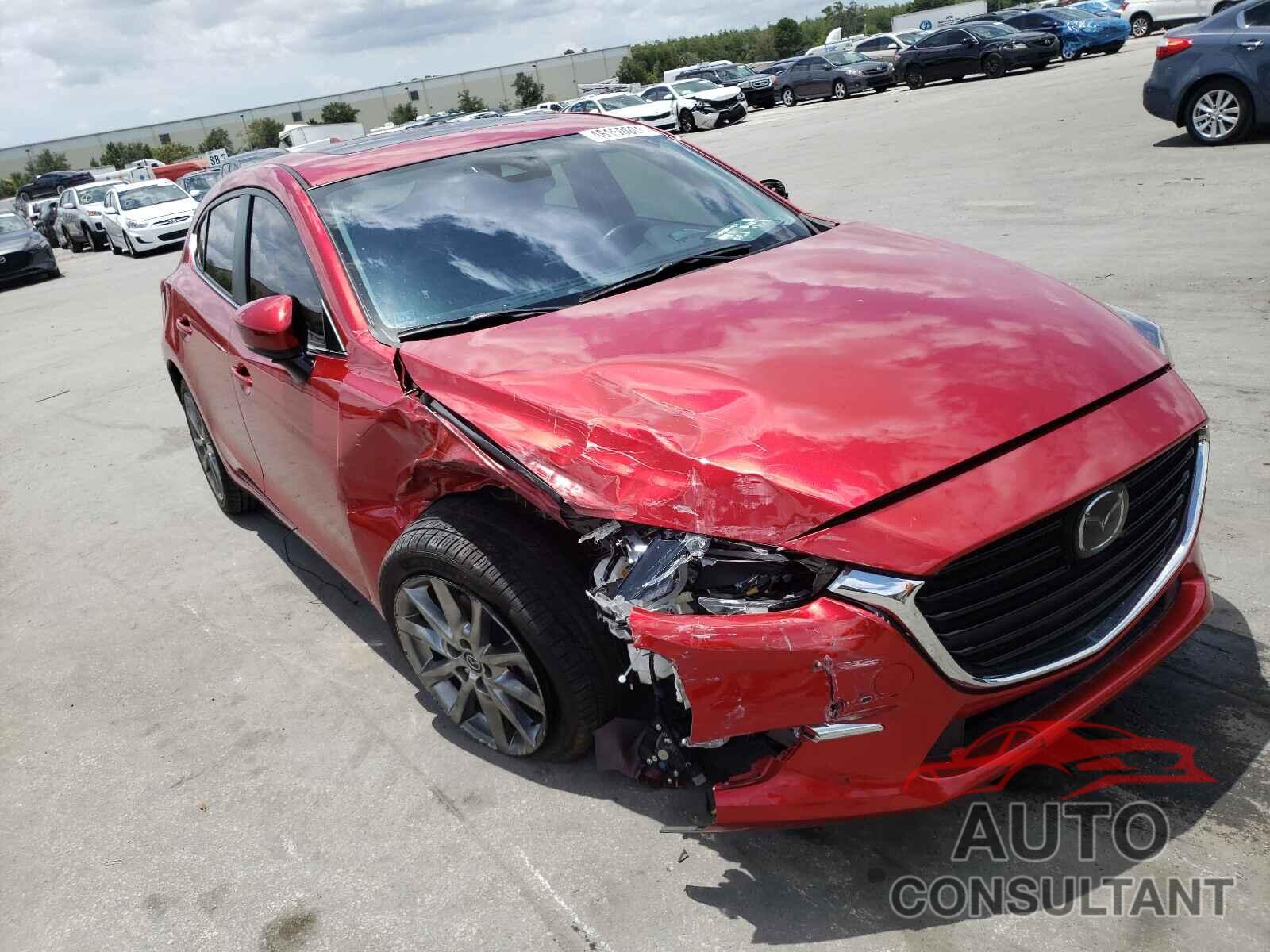 MAZDA 3 2018 - 3MZBN1M3XJM239815