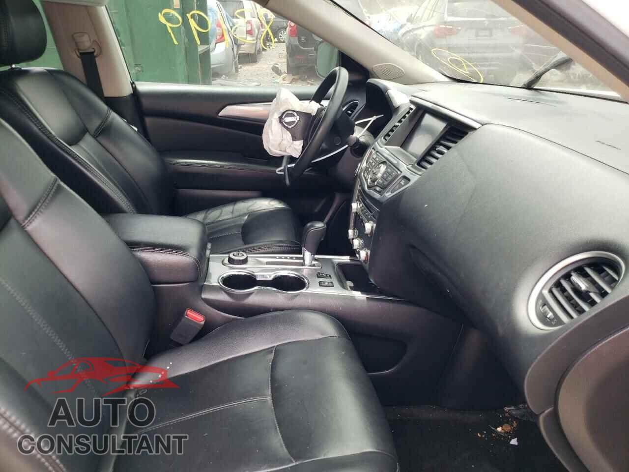 NISSAN PATHFINDER 2017 - 5N1DR2MM8HC611027