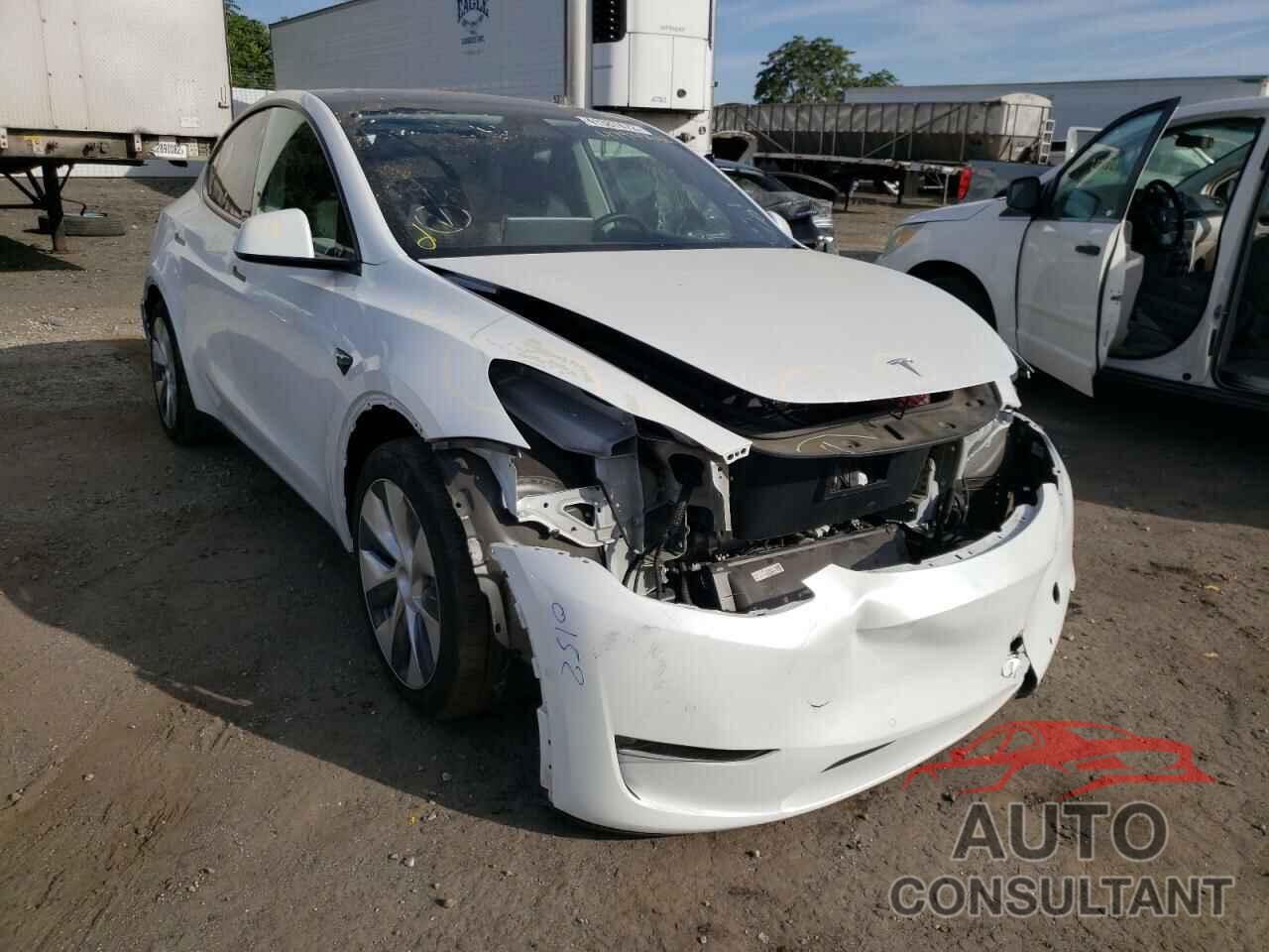 TESLA MODEL Y 2021 - 5YJYGAEE2MF150031