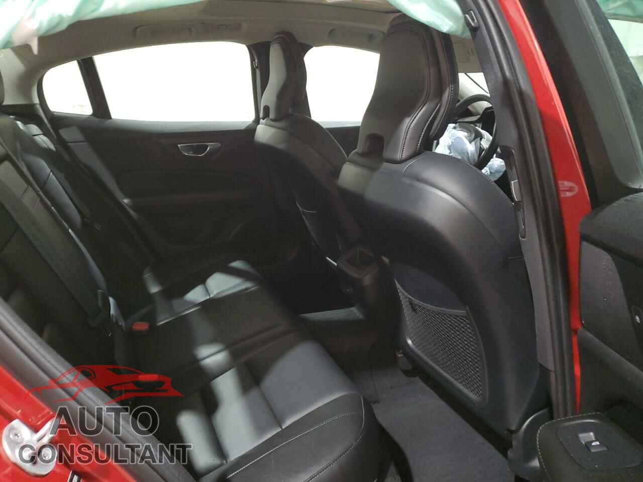 VOLVO S60 CORE 2023 - 7JRL12TK4PG232011