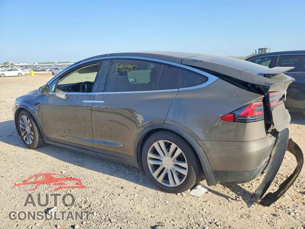 TESLA MODEL X 2016 - 5YJXCBE25GF023765