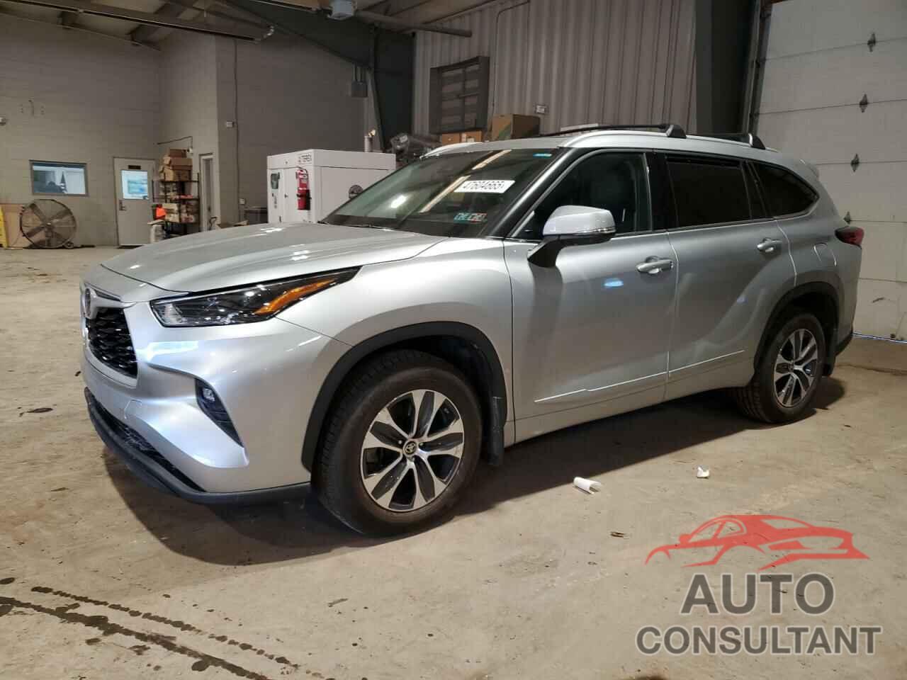 TOYOTA HIGHLANDER 2022 - 5TDHZRBH8NS164424