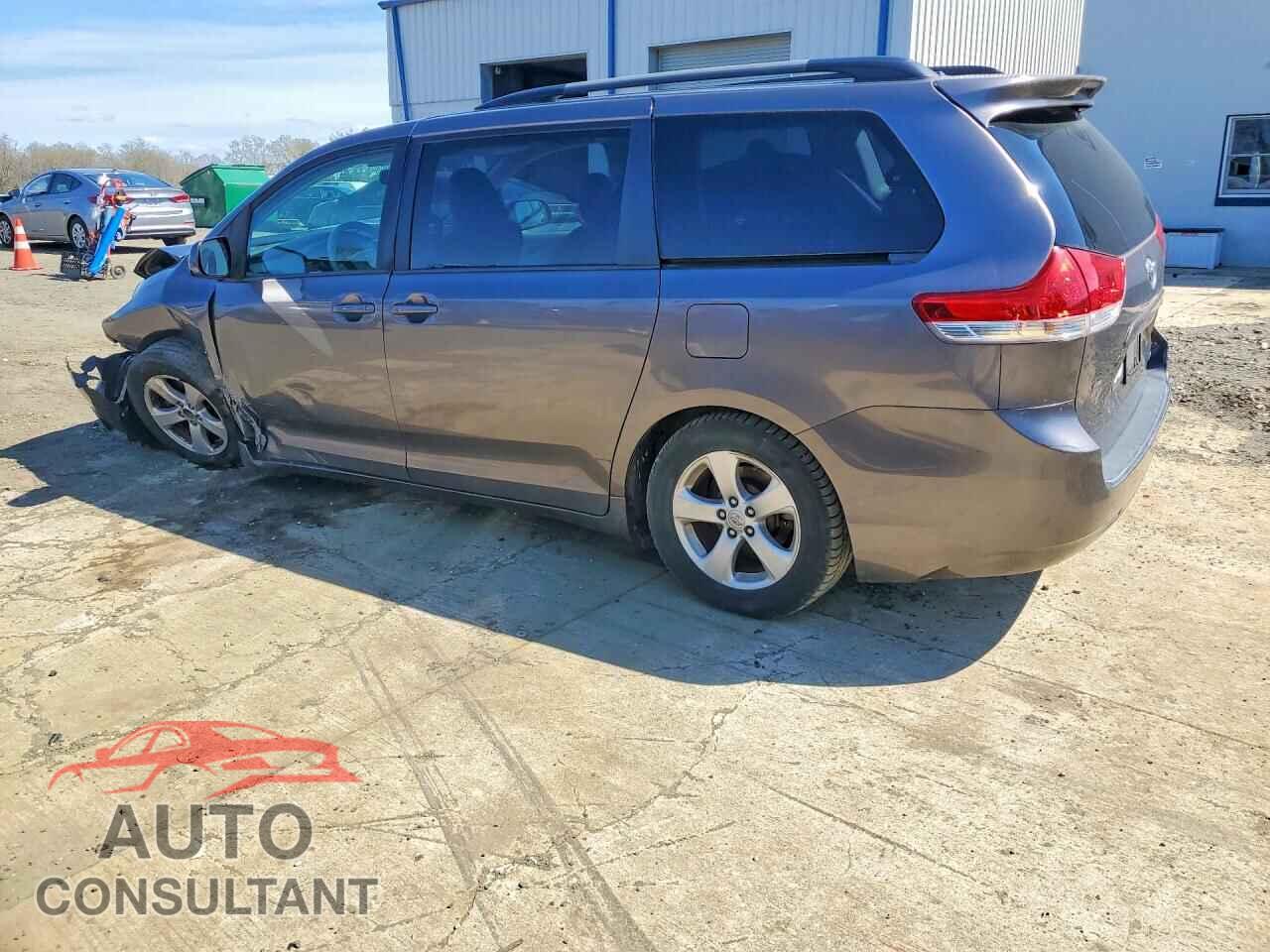 TOYOTA SIENNA 2013 - 5TDKK3DC8DS297854