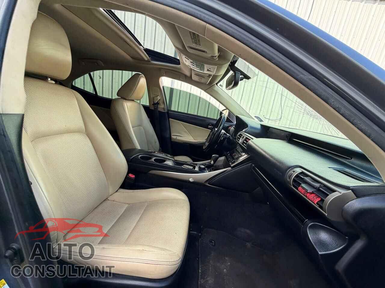 LEXUS IS 2014 - JTHBF1D29E5011886