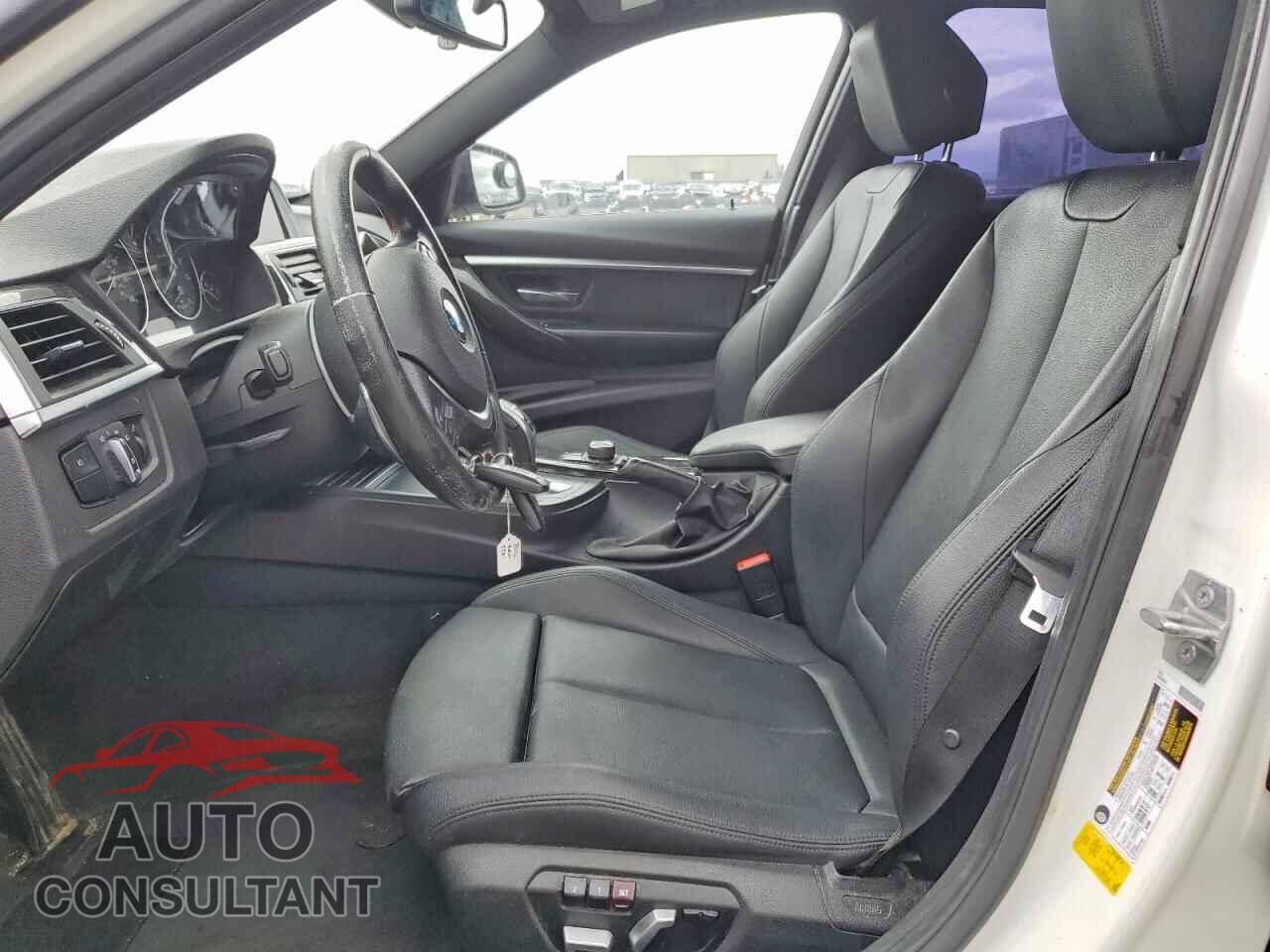 BMW 3 SERIES 2016 - WBA8E9G55GNU27615
