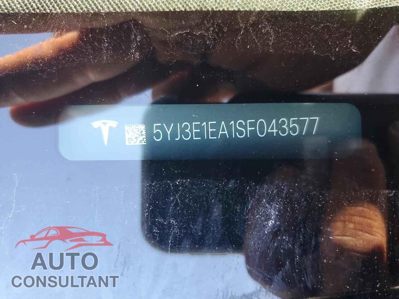 TESLA MODEL 3 2025 - 5YJ3E1EA1SF043577