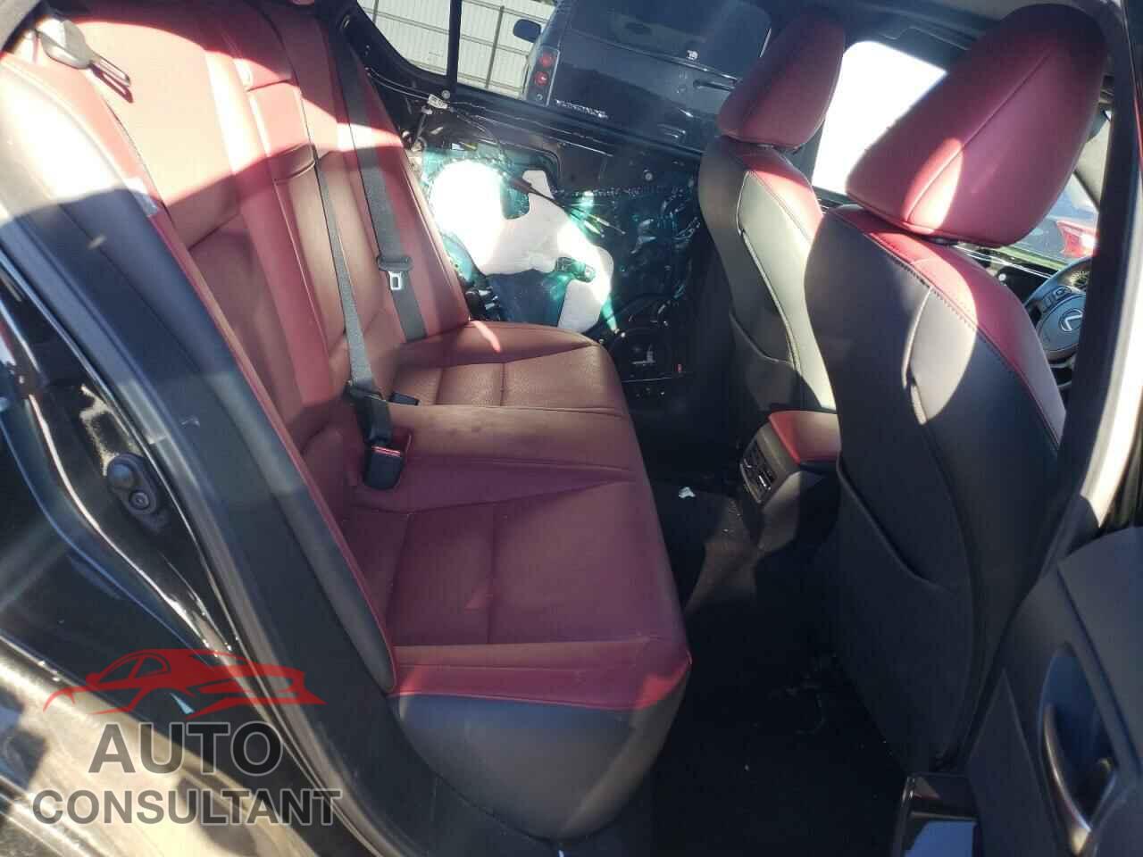 LEXUS IS 2021 - JTHCA1D23M5115436