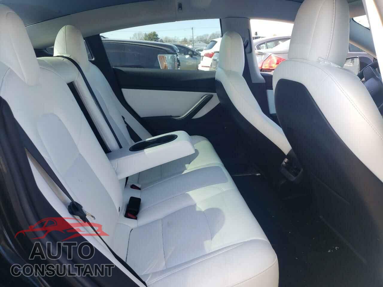 TESLA MODEL 3 2019 - 5YJ3E1EB5KF440749